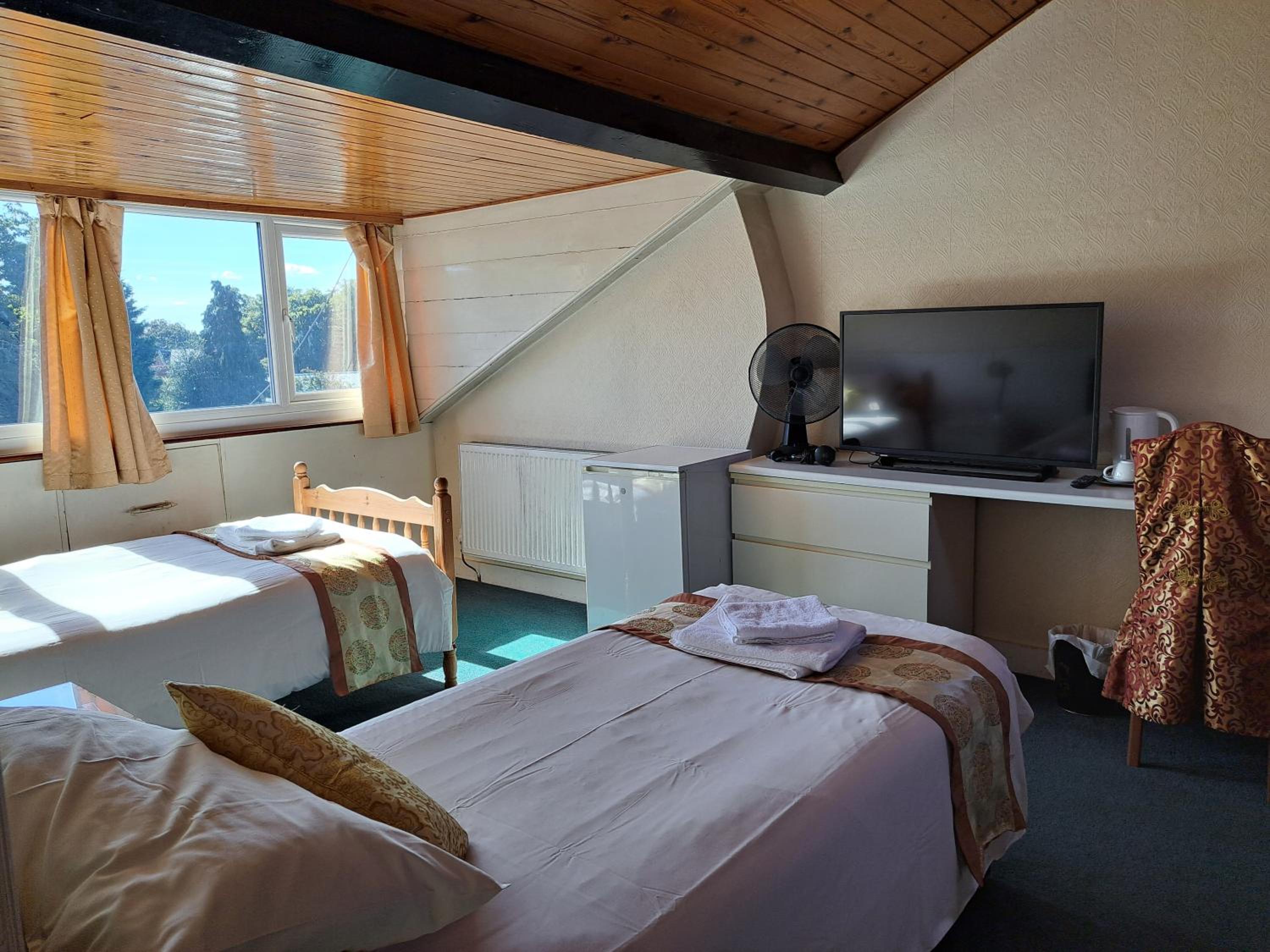 Standard Triple Room - Photo 4