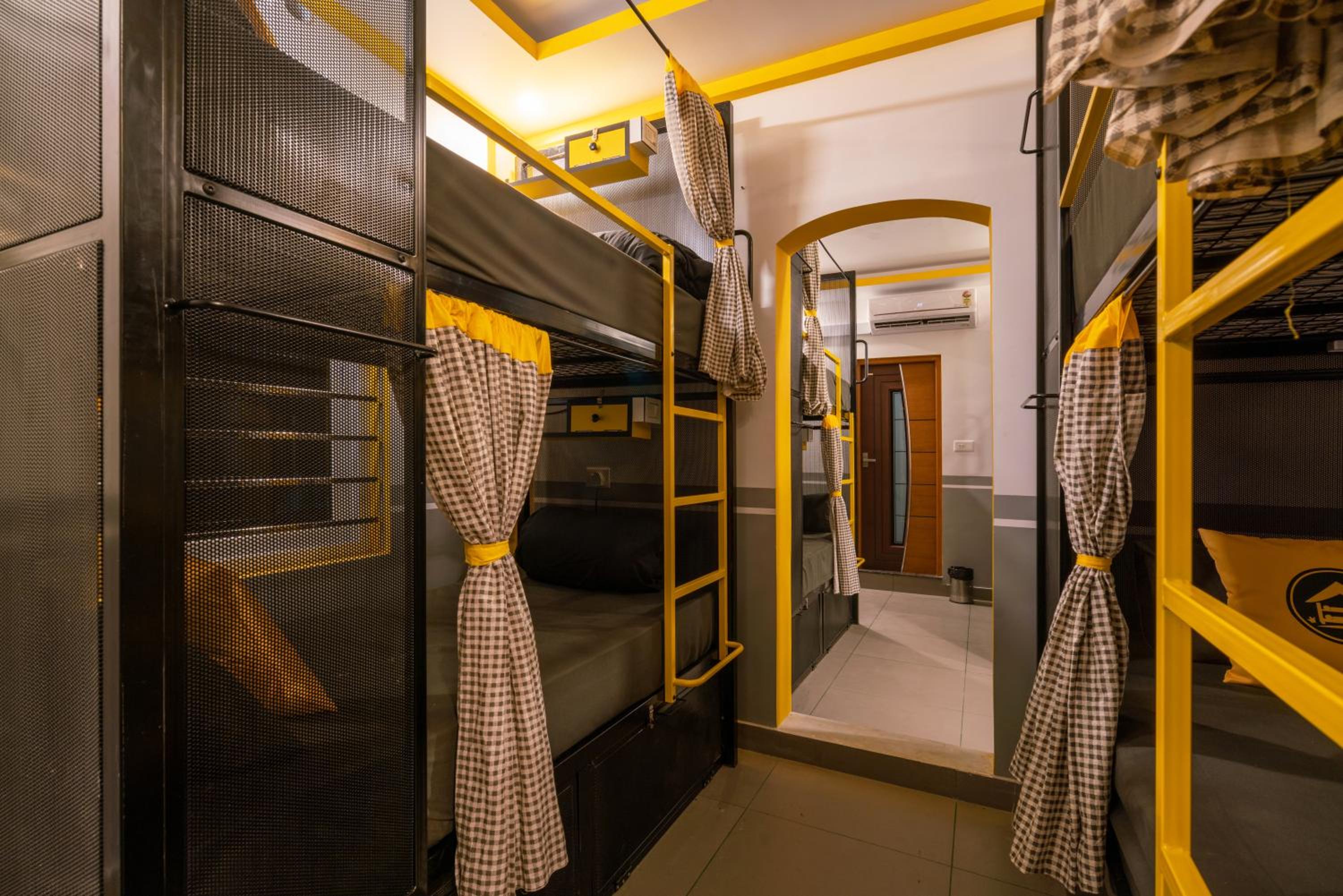 Bed in 8-Bed Mixed Dormitory Room photo 2