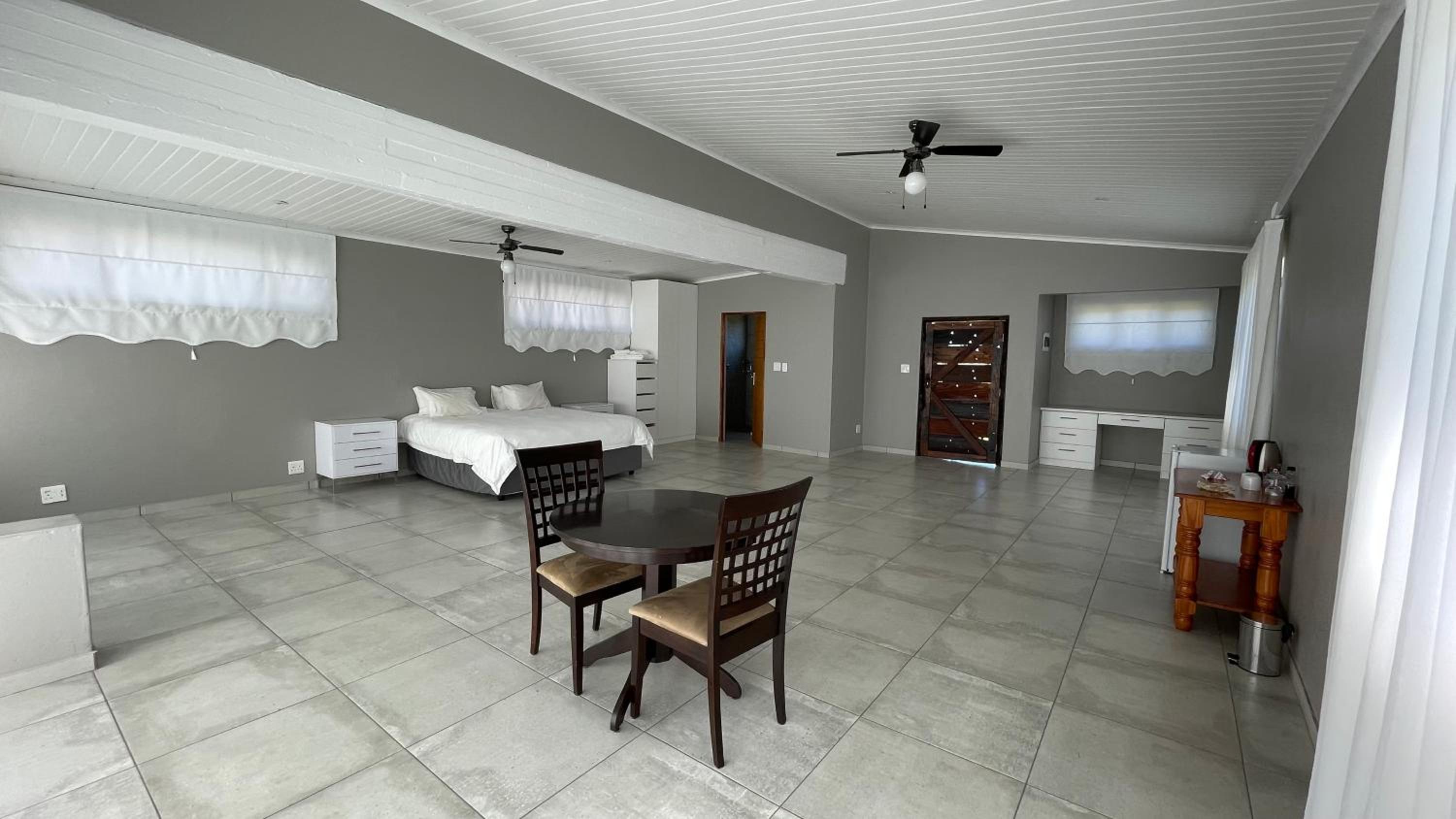 Suite with Lake View - Photo 1