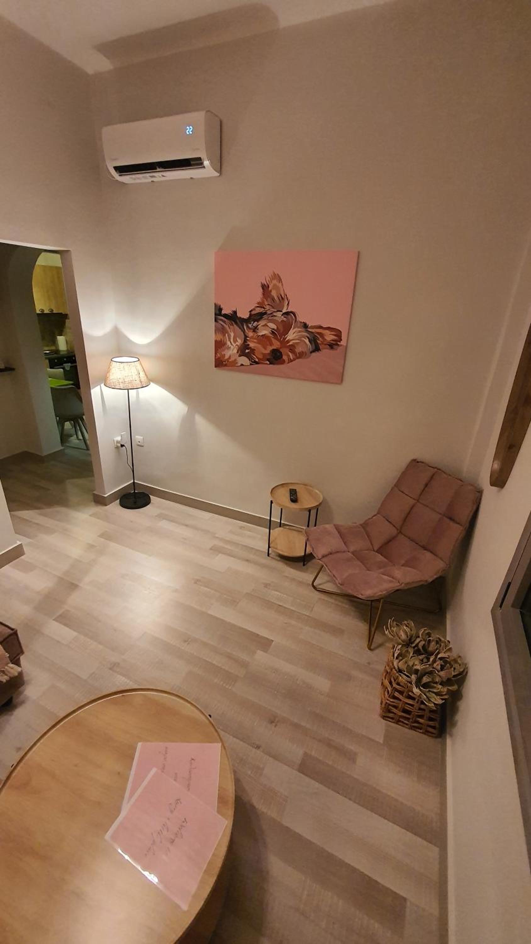 One-Bedroom Apartment photo 1