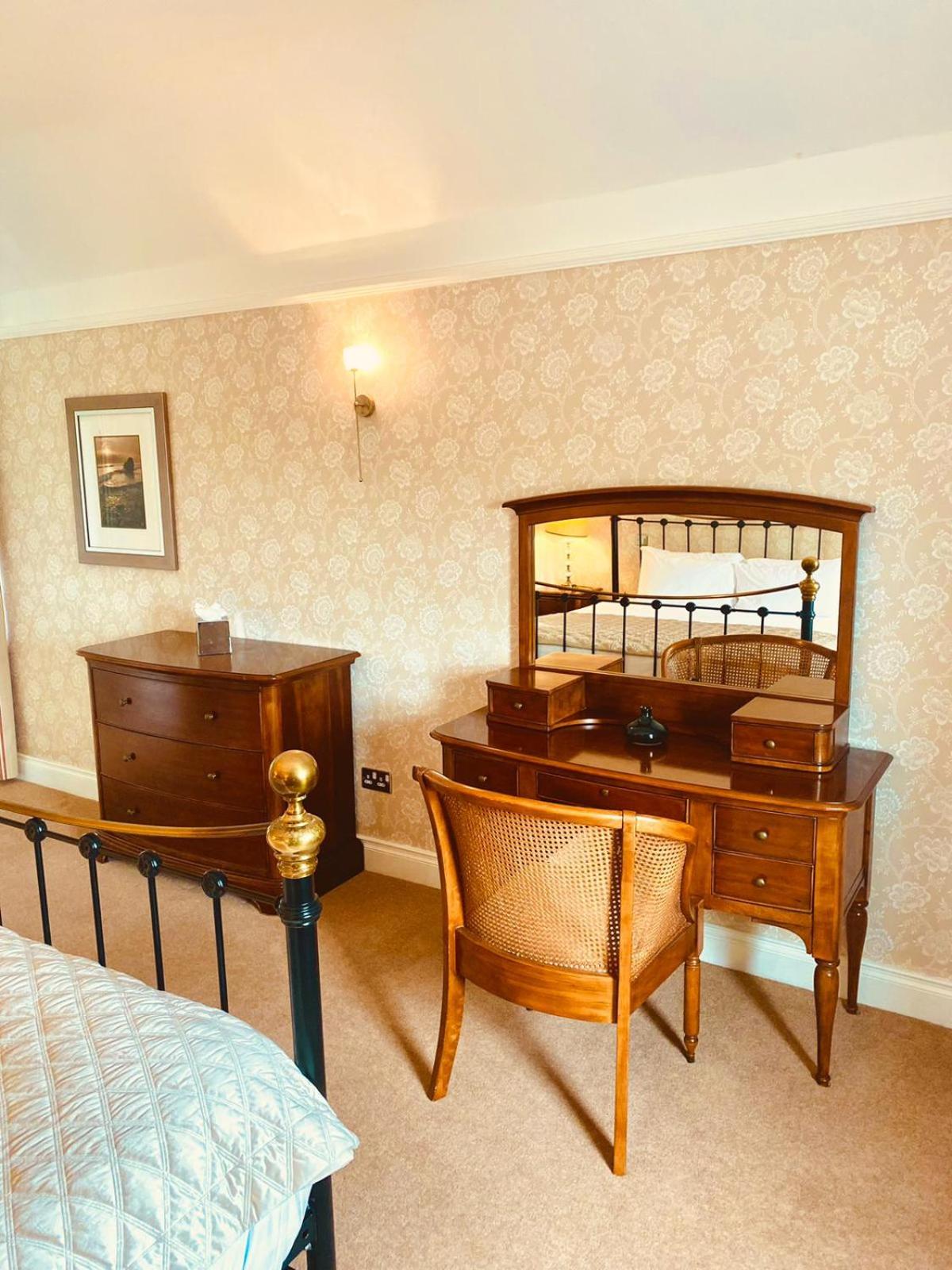 One-Bedroom Apartment - Photo 9