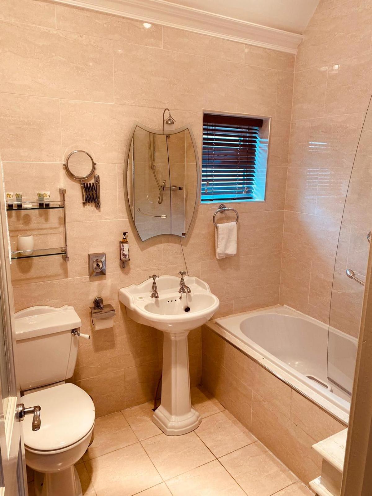 One-Bedroom Apartment - Photo 8