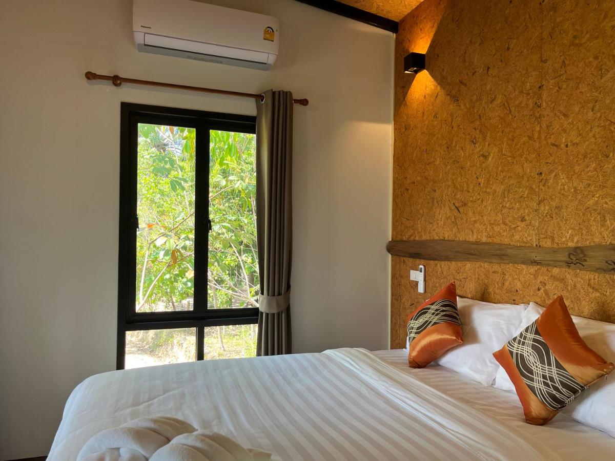 Double Room with Balcony - Photo 3