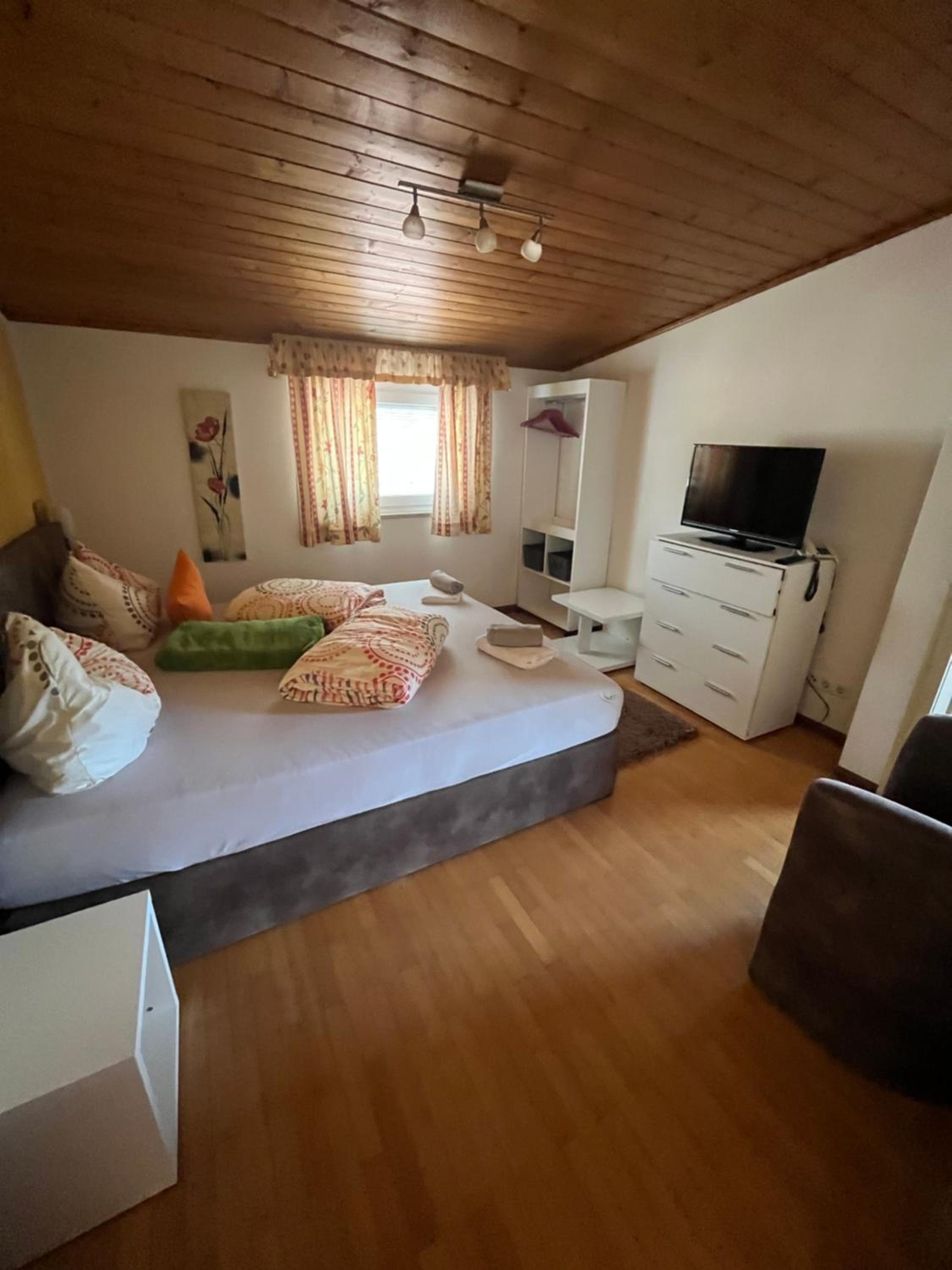 Double Room - Photo 2