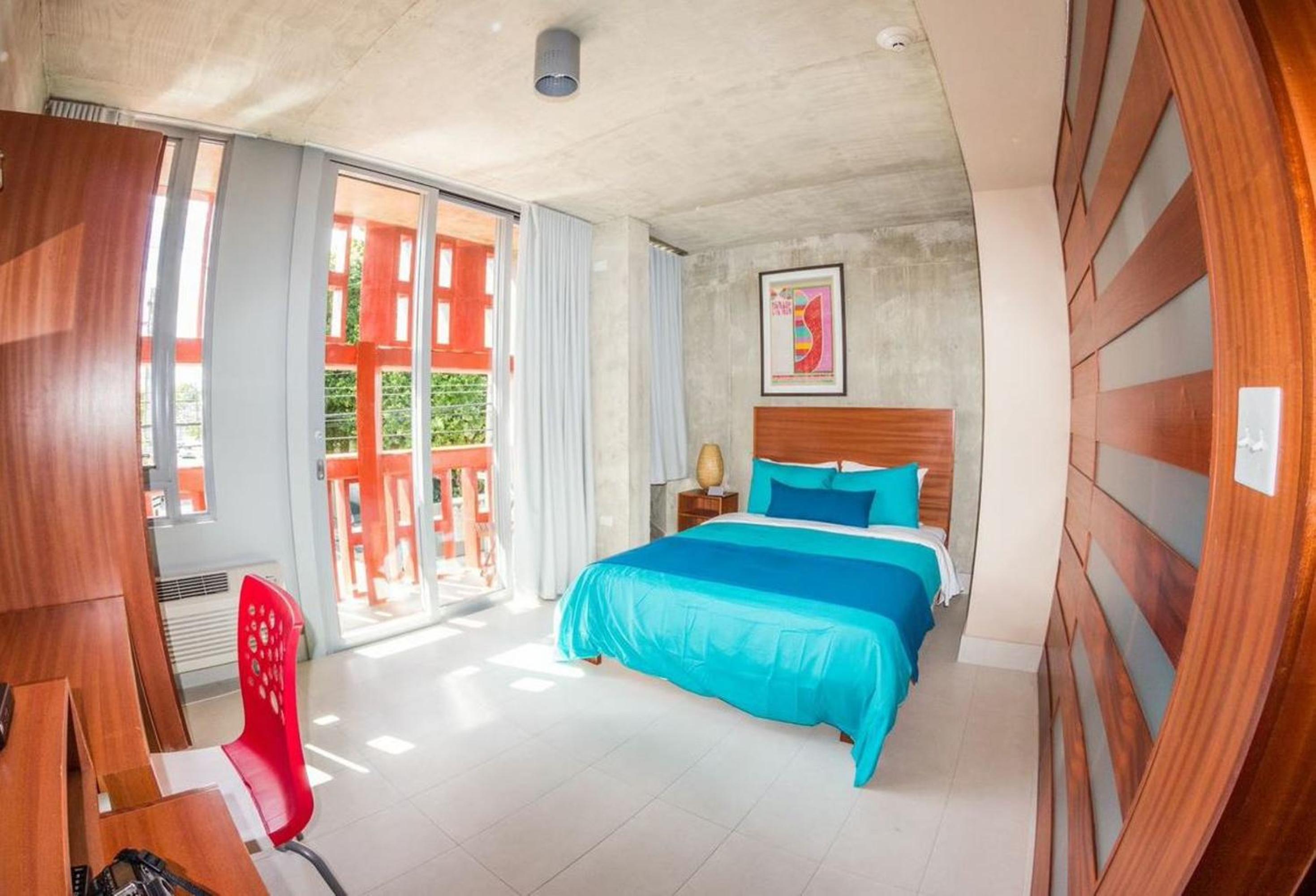 Queen Room with Balcony photo 2