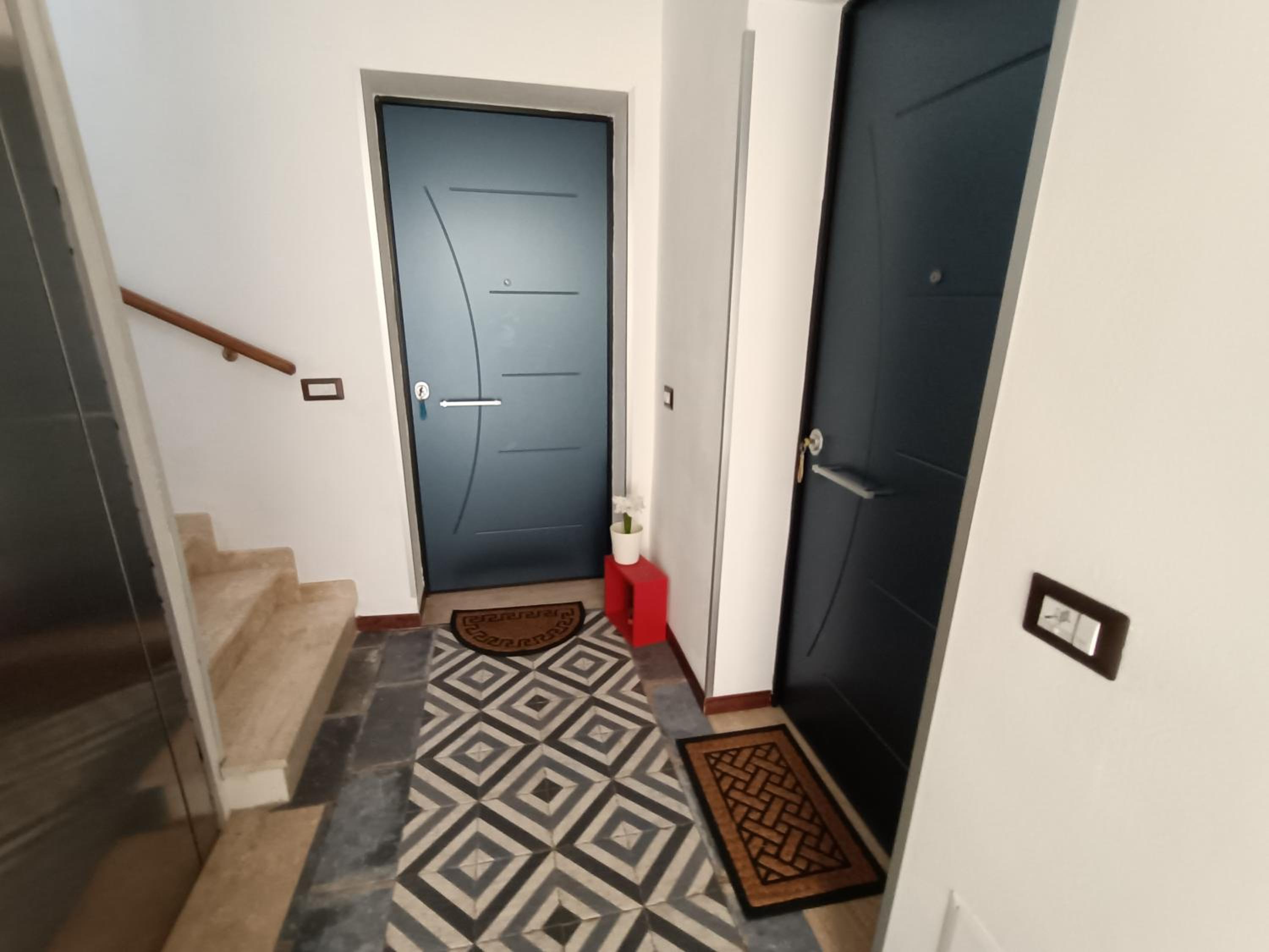 Deluxe Room (2 Adults + 1 Child) - Photo 1