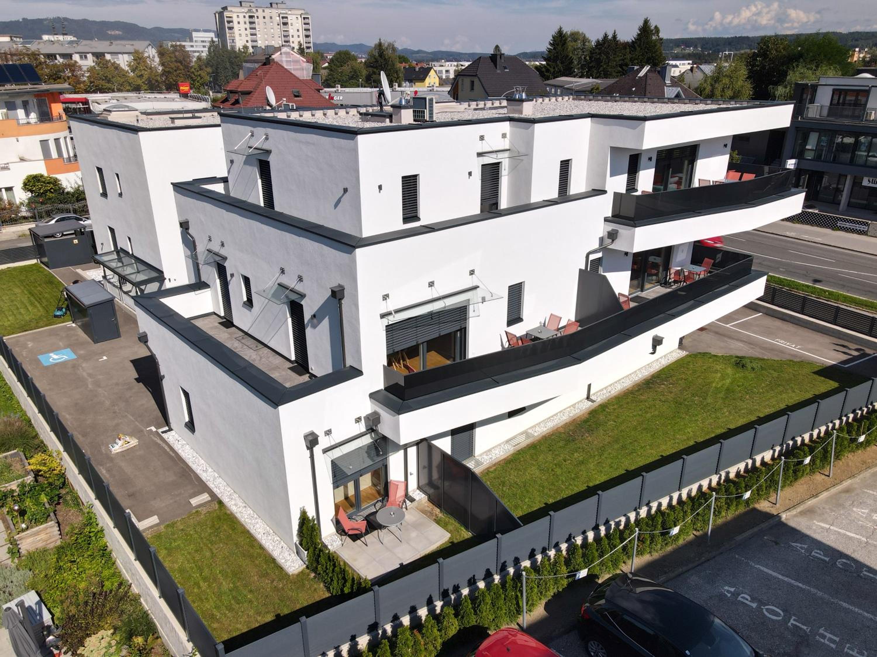 Penthouse Apartment with 360 Degree Terrace - Photo 19
