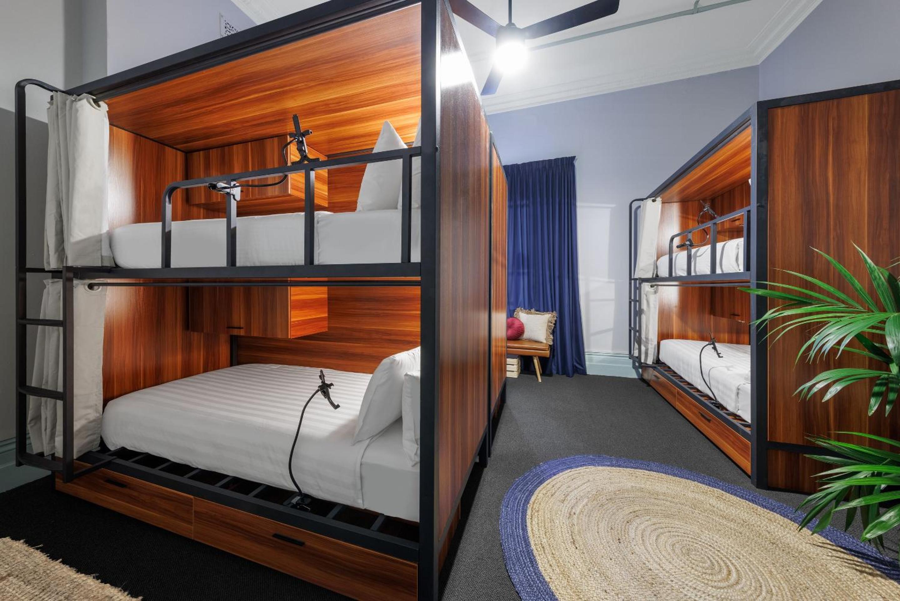 Bed in 6-Bed Mixed Dormitory Room - Non Smoking photo 1