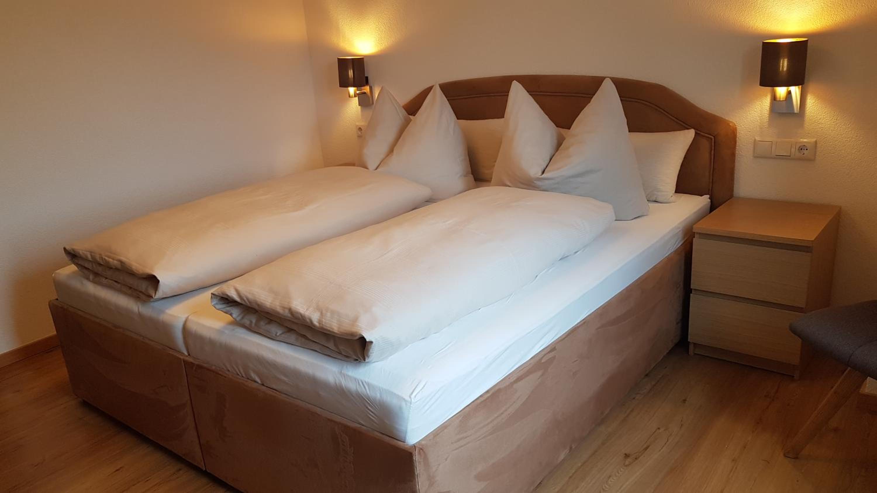 Economy Double Room photo 3