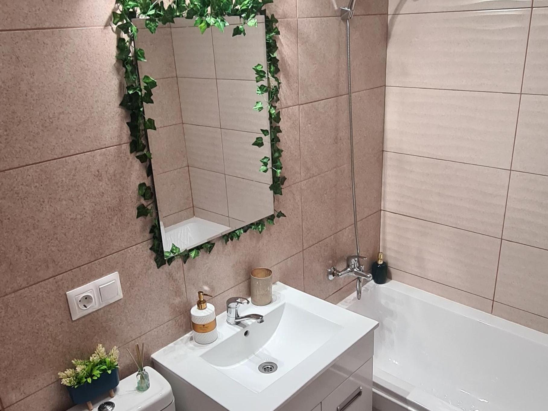 One-Bedroom Apartment - Photo 11