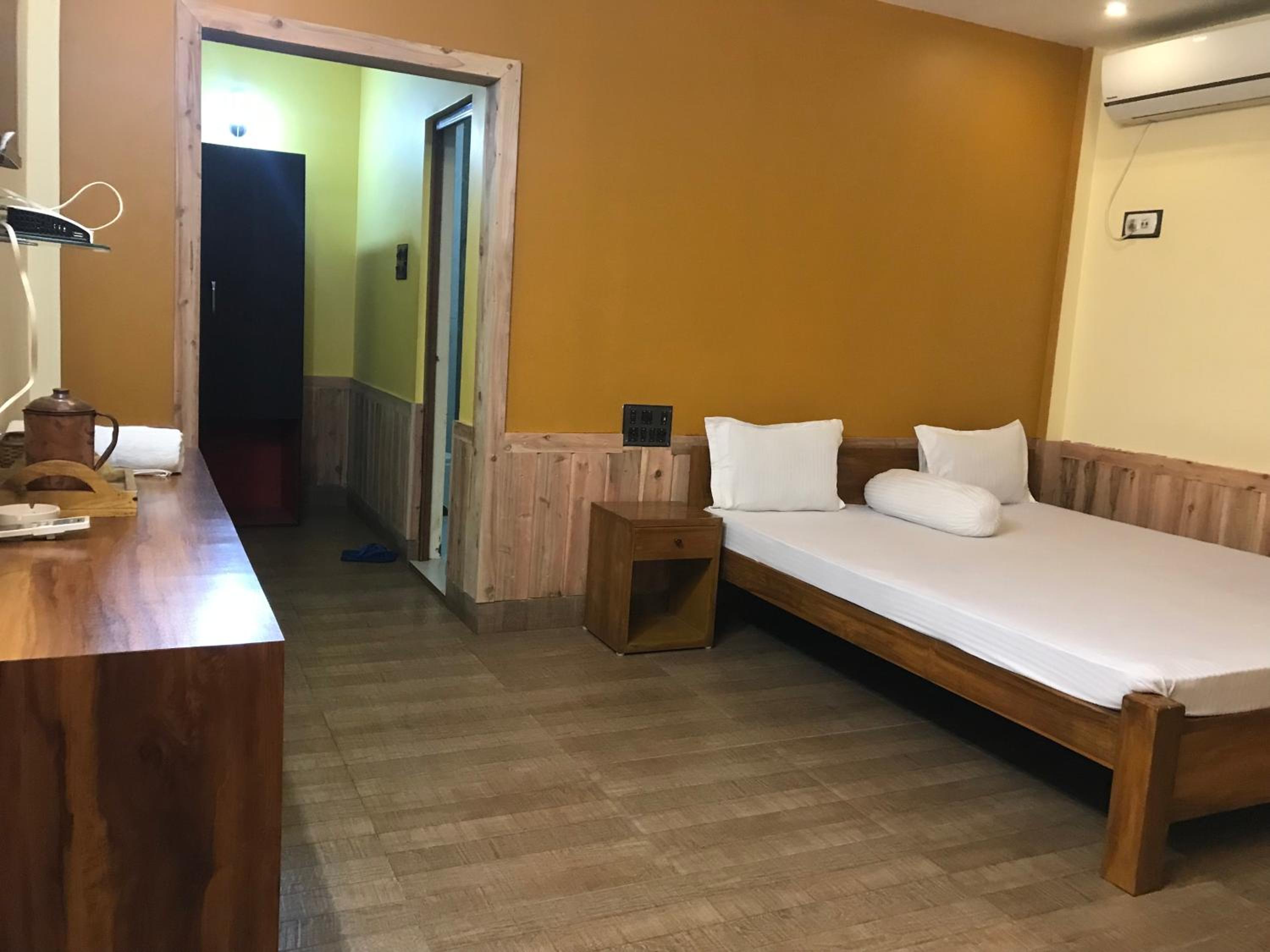 Deluxe Double Room with Balcony photo 1