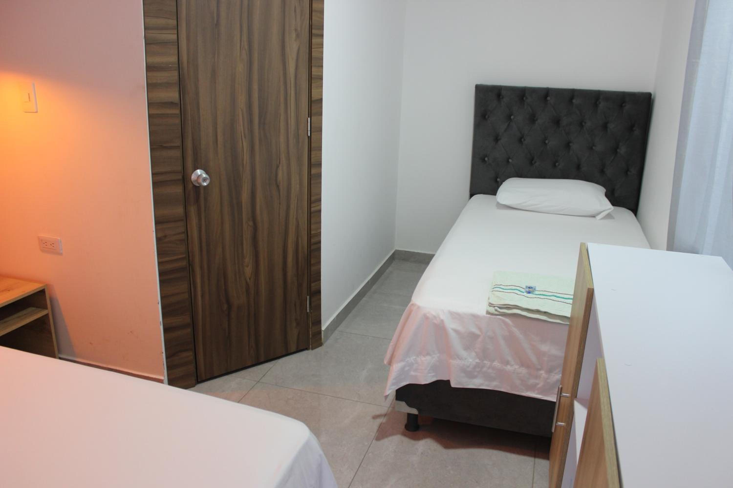 Basic Triple Room photo 2