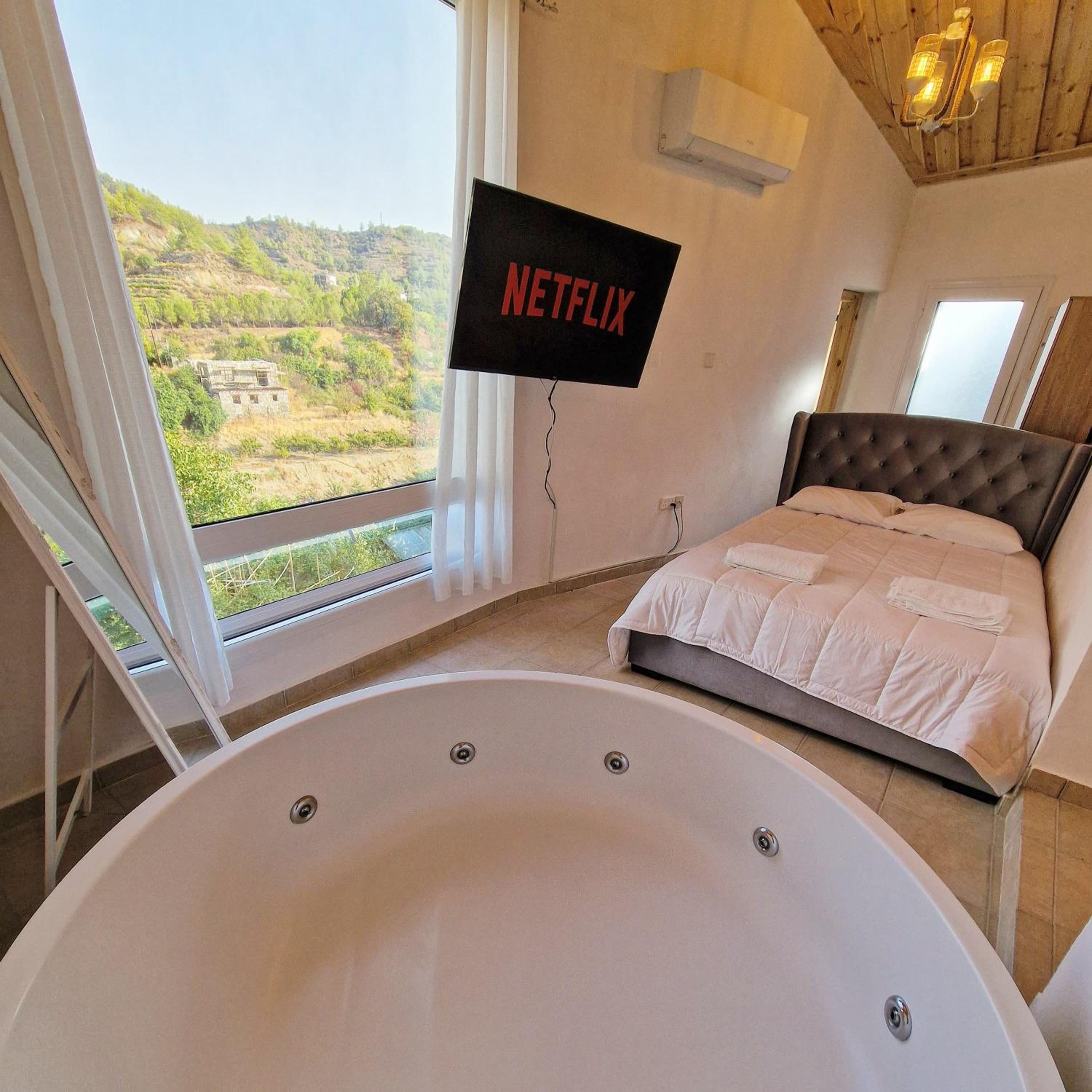 Apartment with Terrace - Photo 1