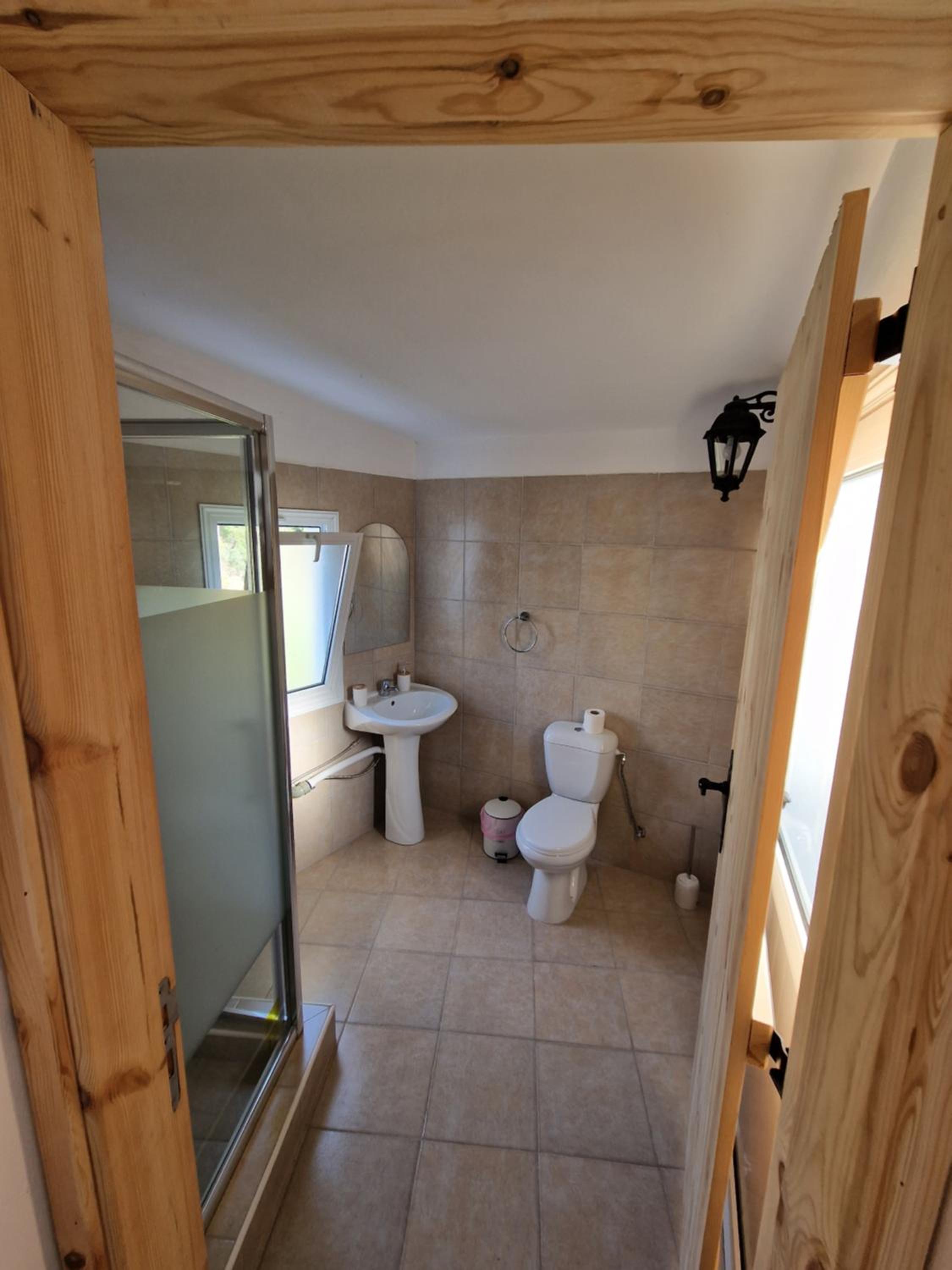 Apartment with Terrace - Photo 9