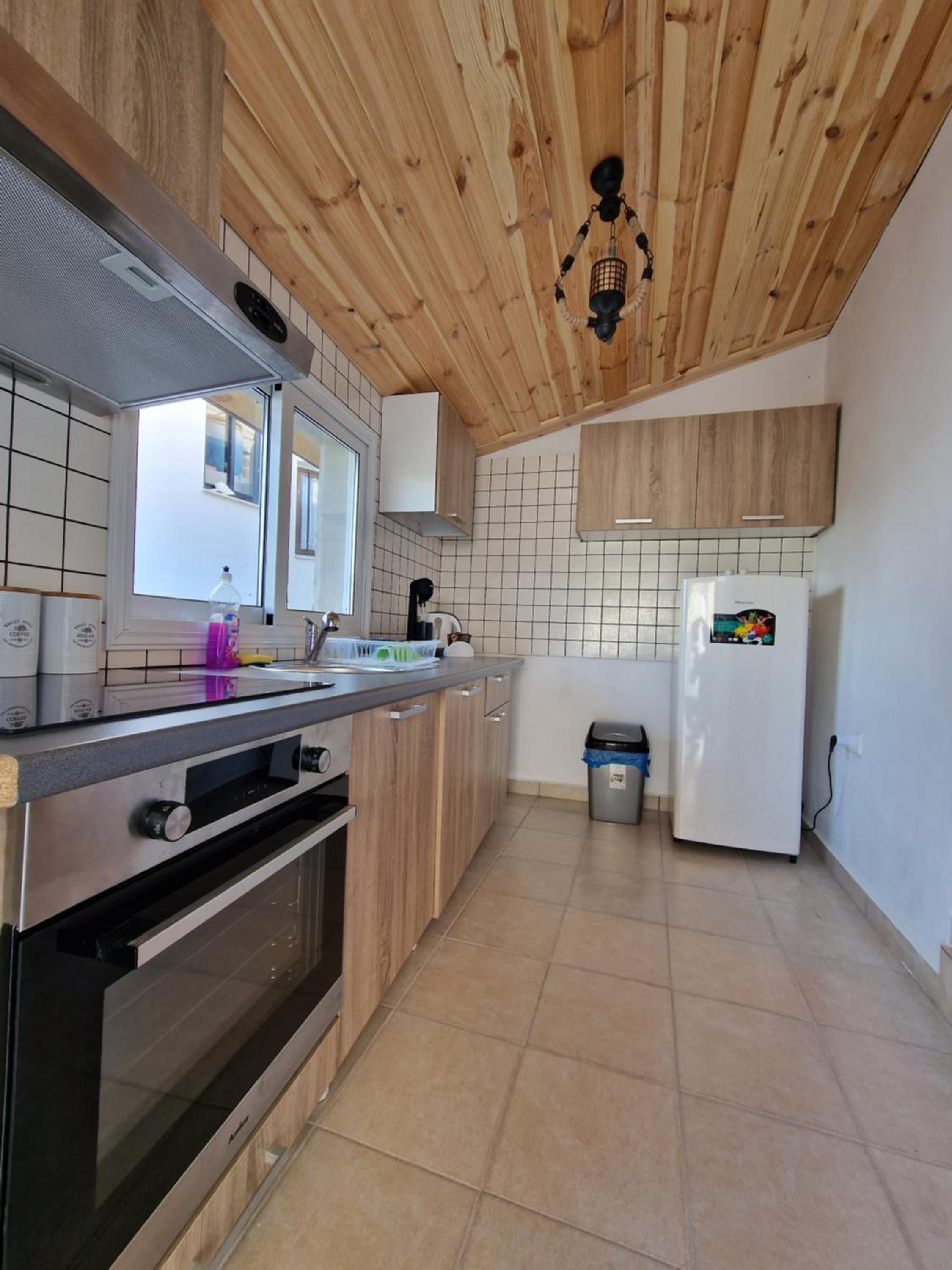 Apartment with Terrace - Photo 6