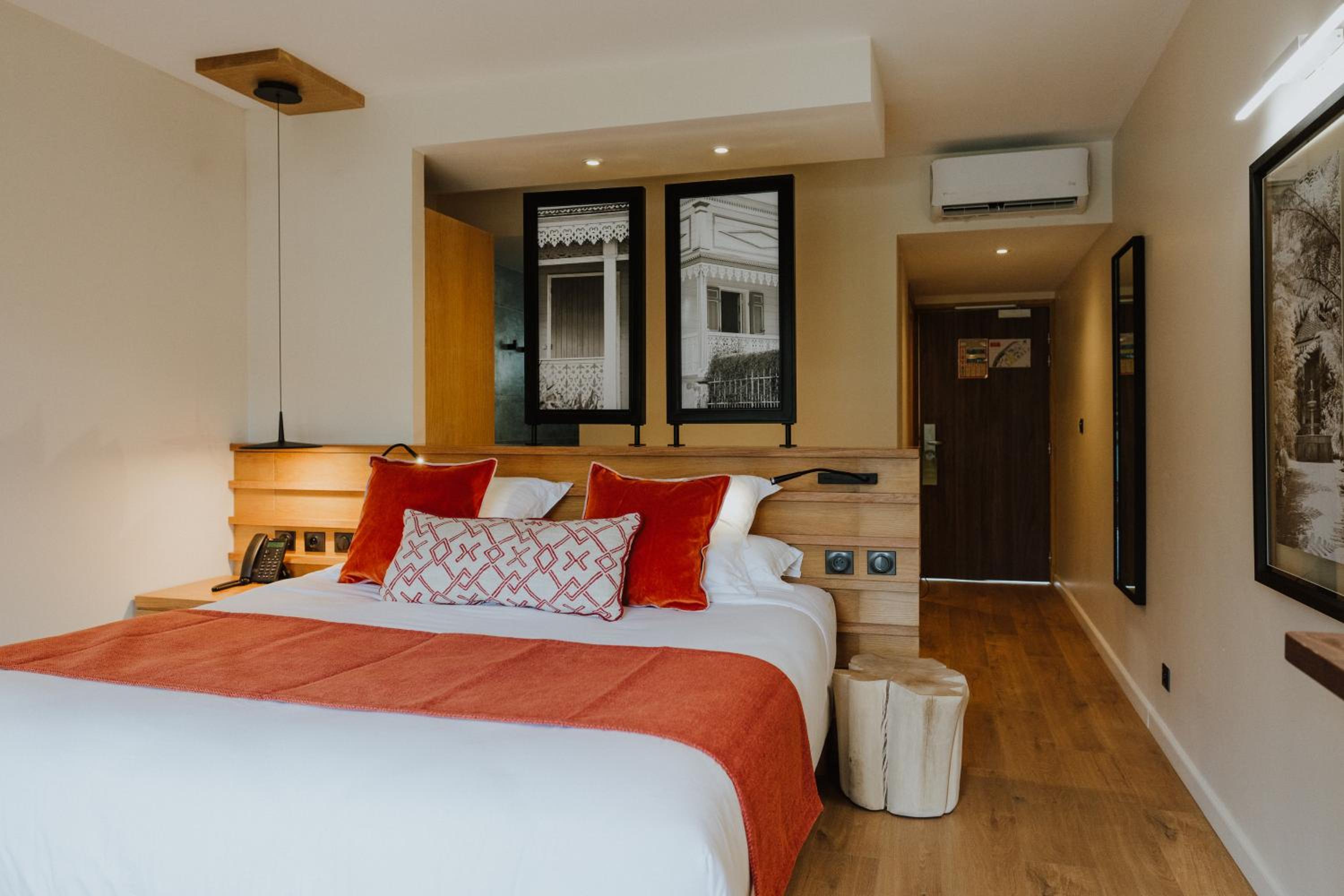 Deluxe Room - Photo 1