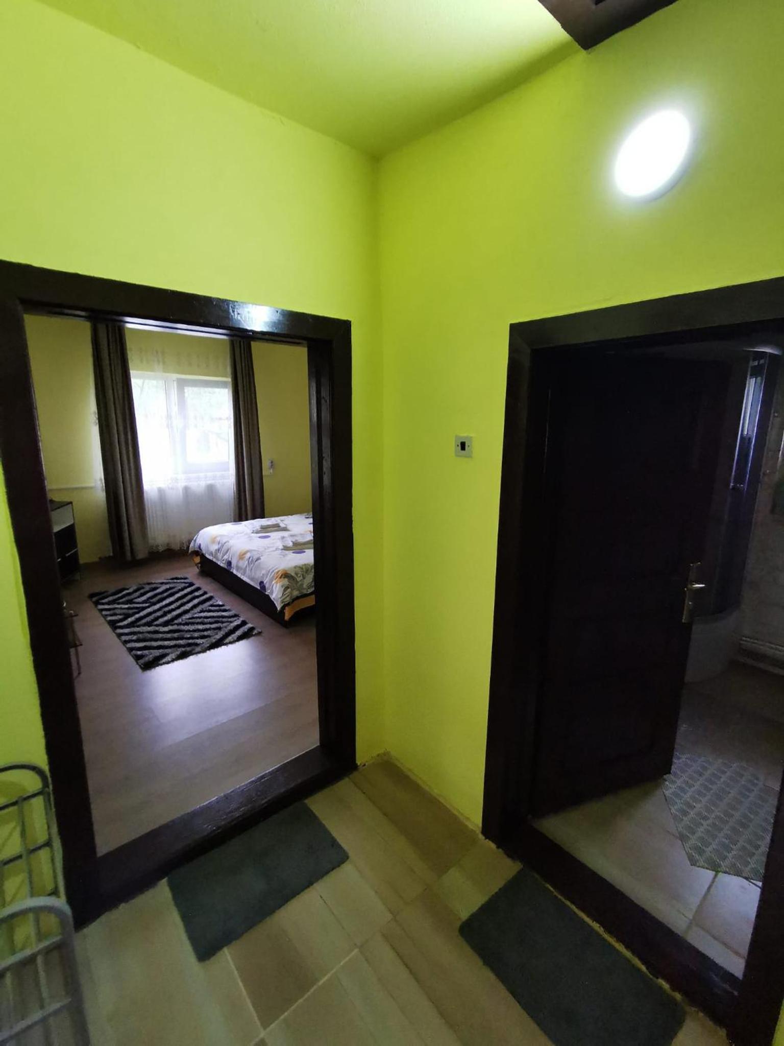 Double Room - Photo 7