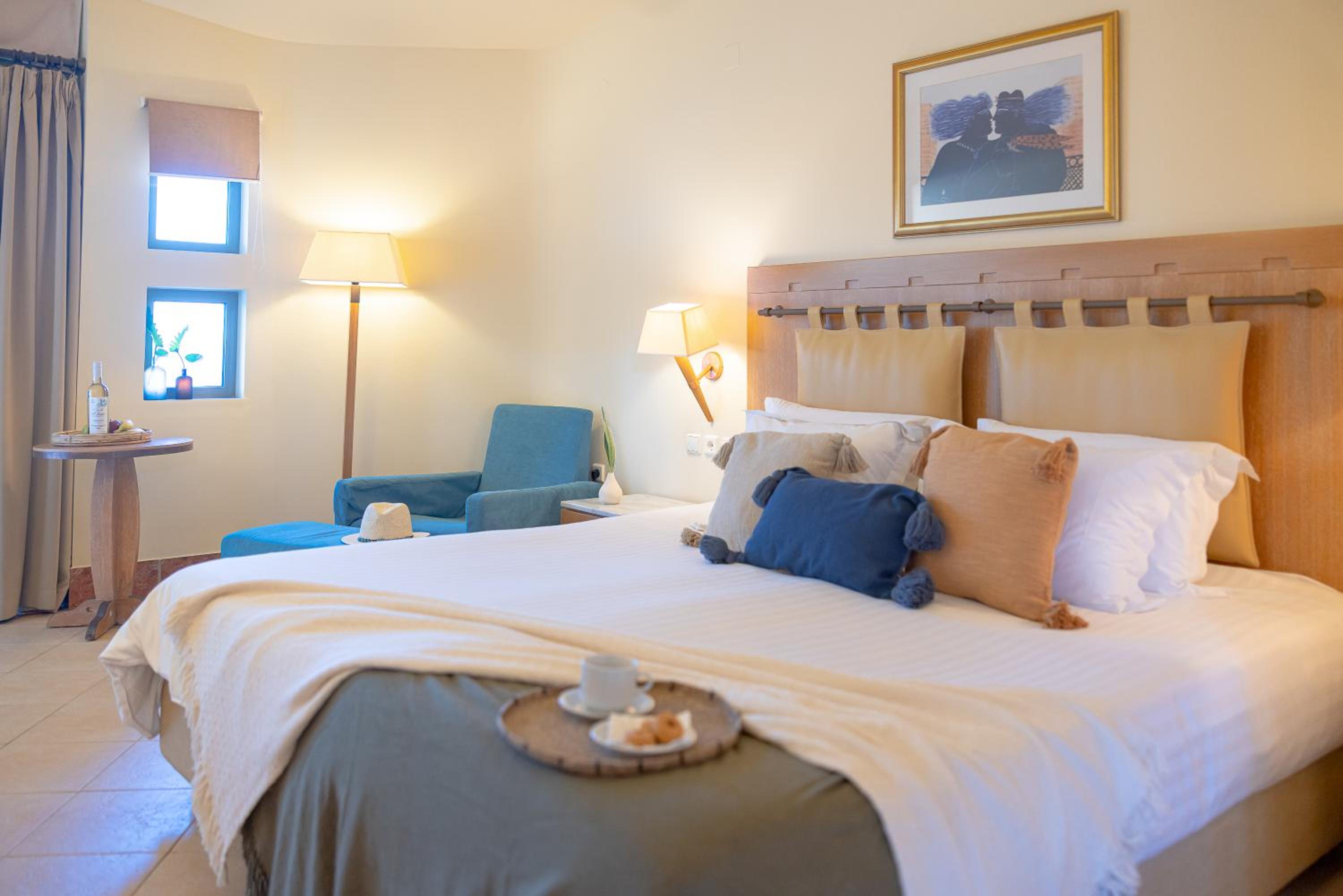 Twin Room with Side Sea View - Photo 1