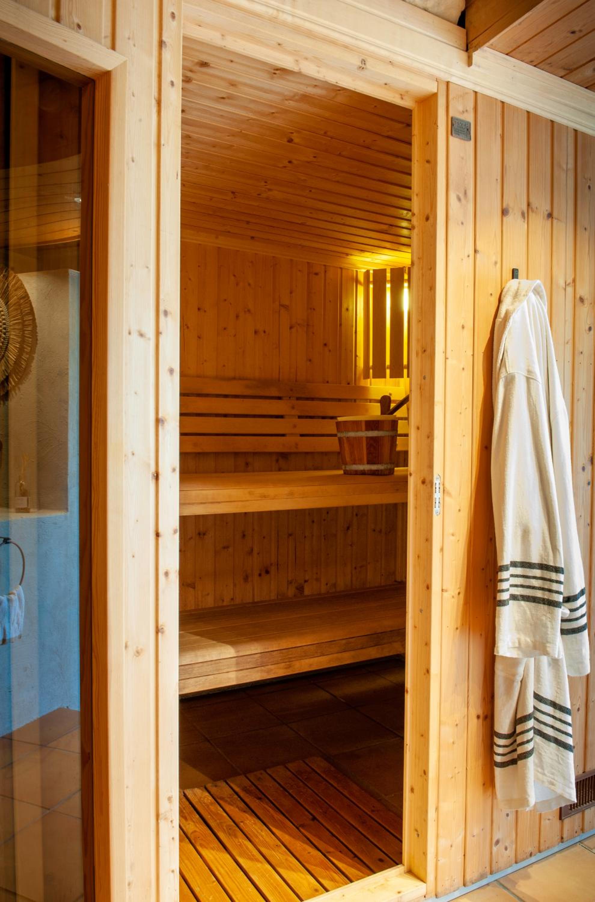 Suite with Sauna - Photo 5