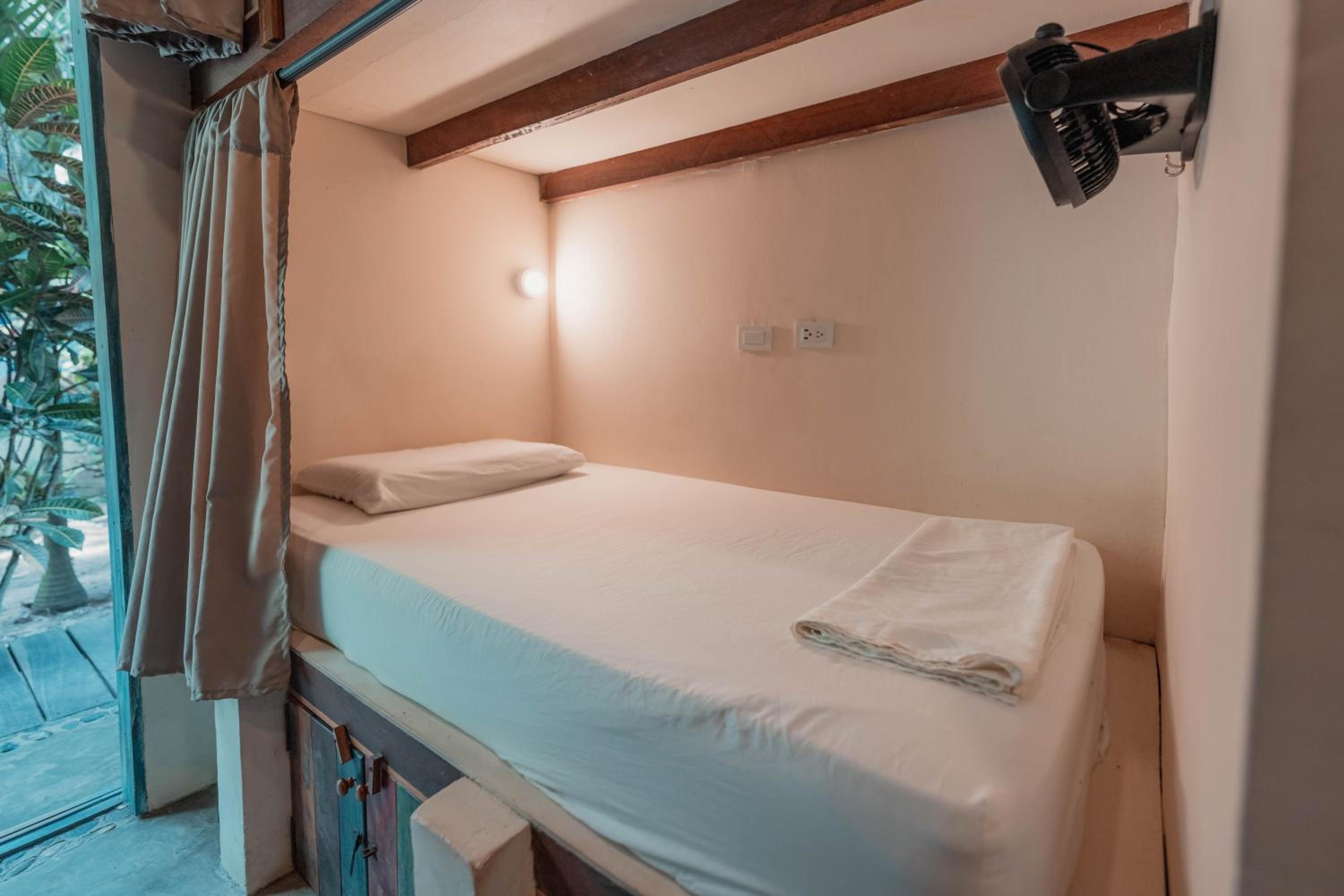 Single Bed in 8-Bed Dormitory Room photo 2