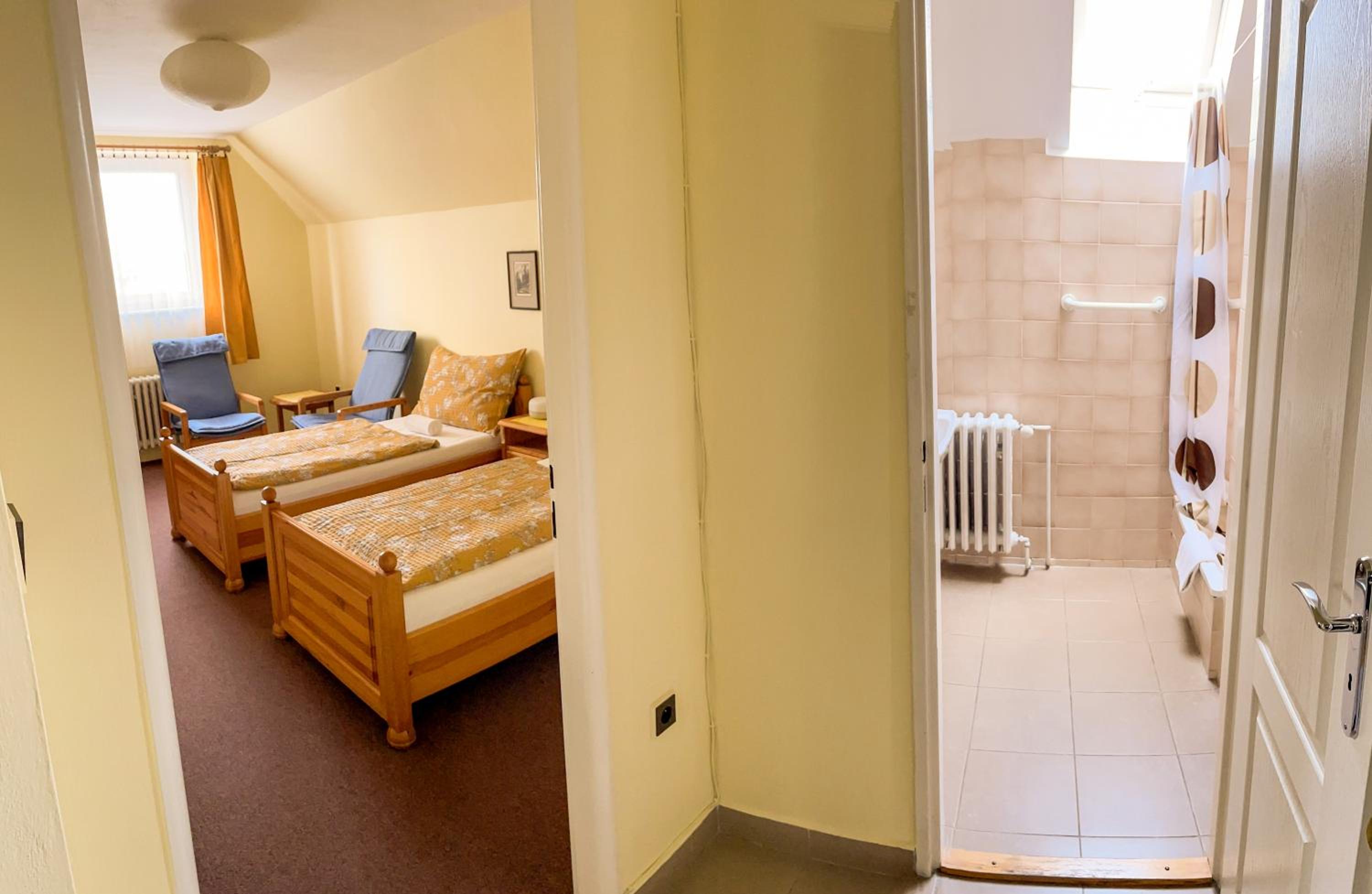 Twin Room with Bathroom