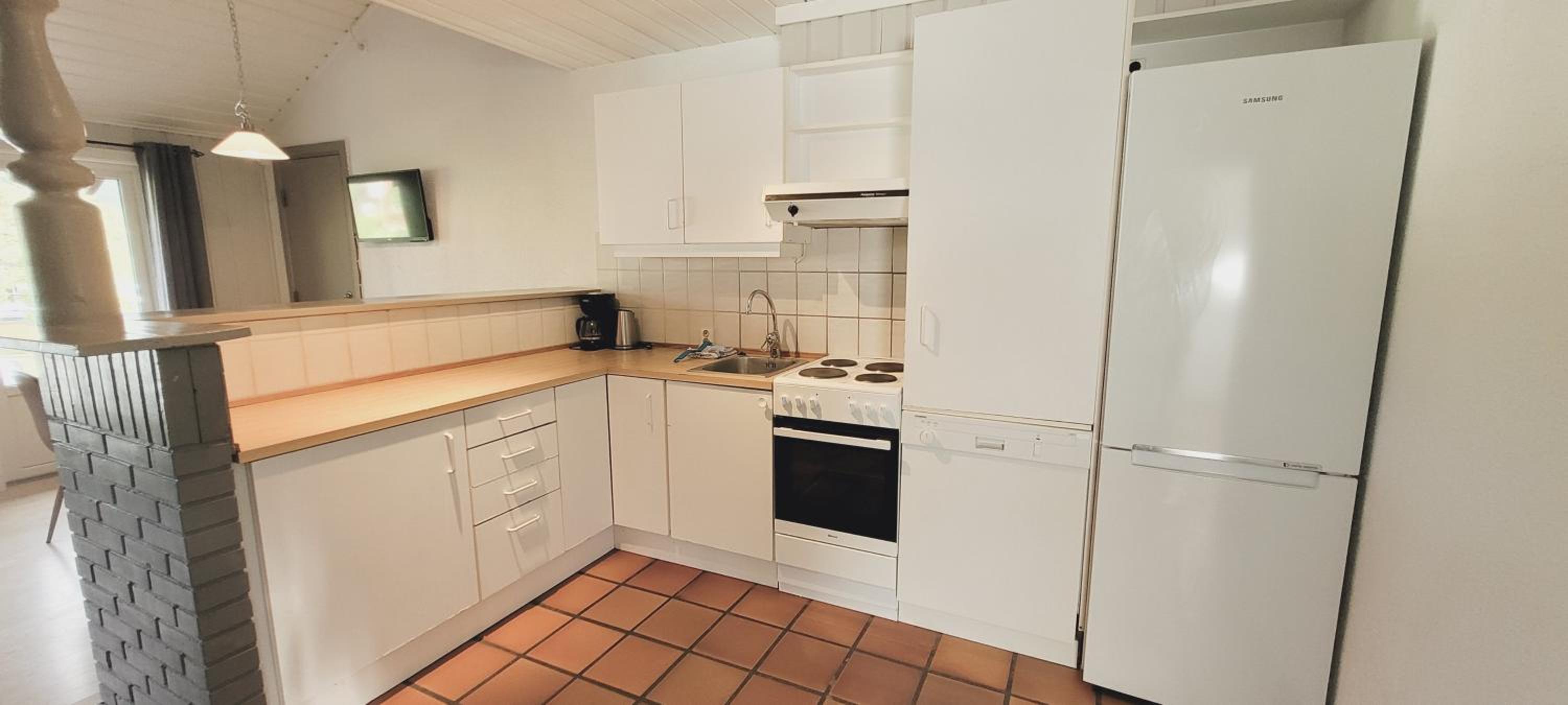 Three-Bedroom Apartment - Photo 9