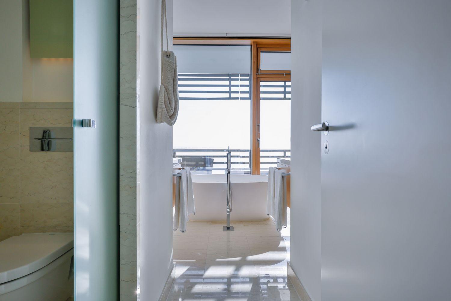 Junior Suite with Ocean View thumbnail 6