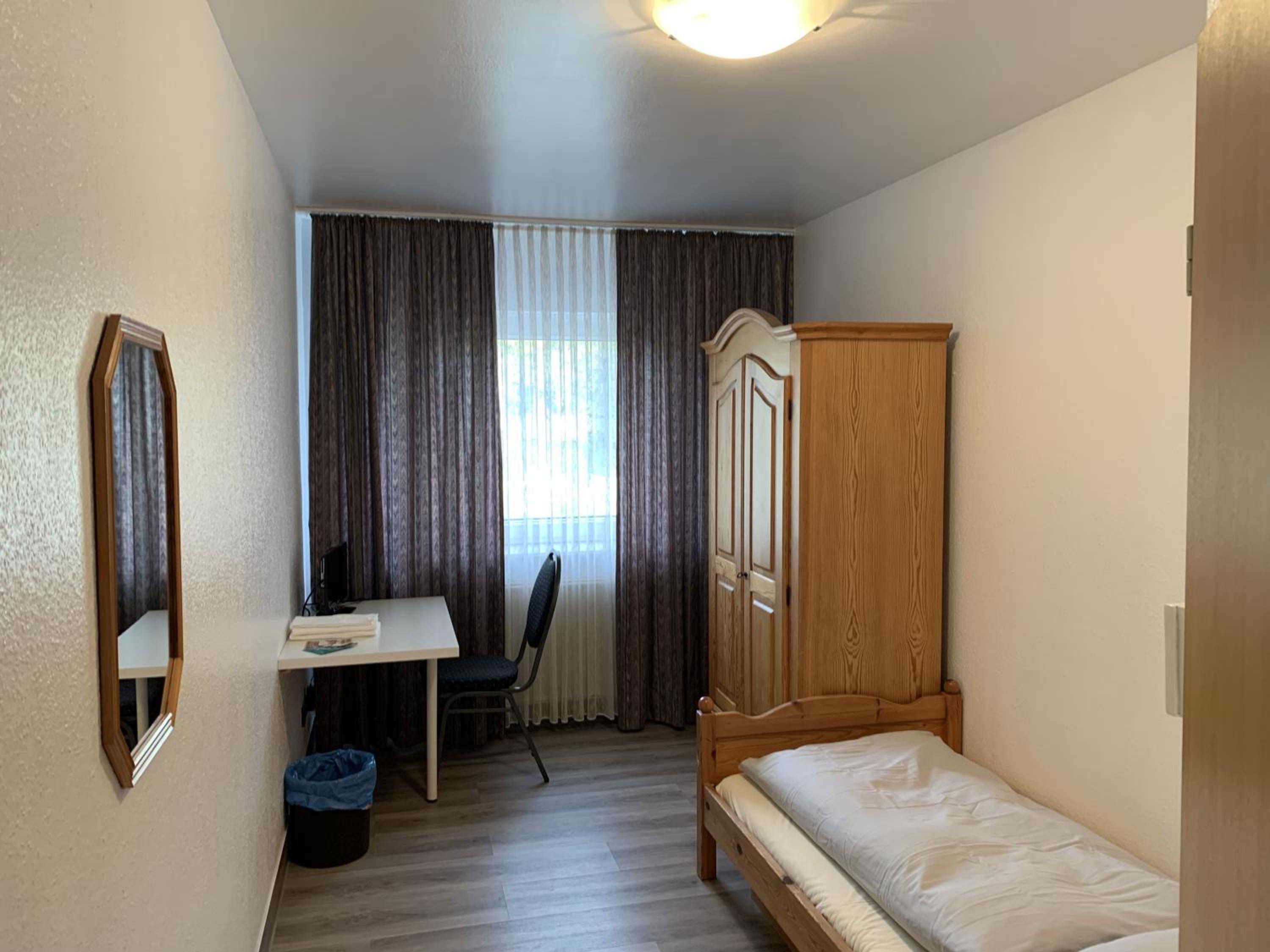 Single Room photo 2