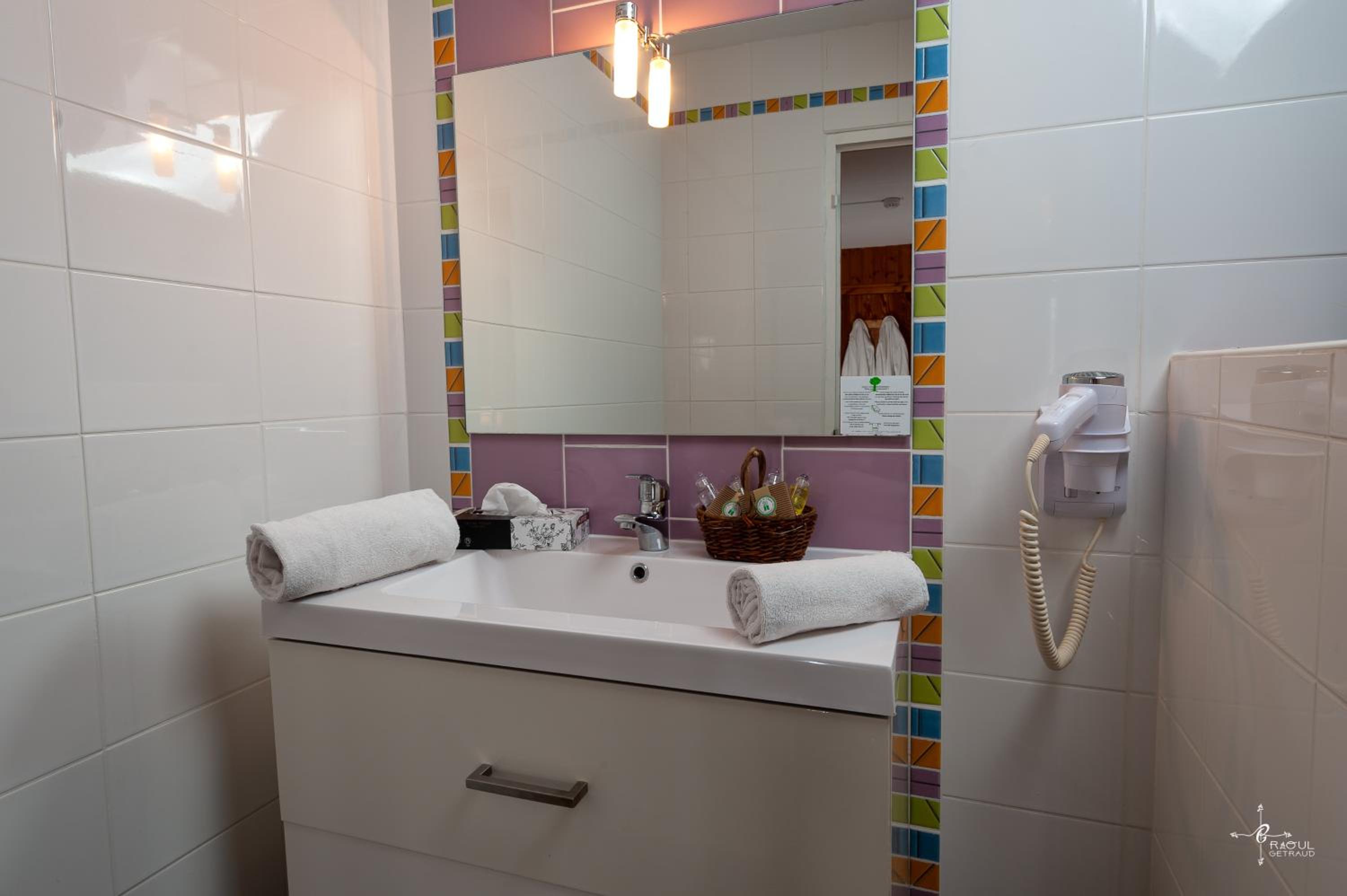 Double or Twin Room - Photo 5