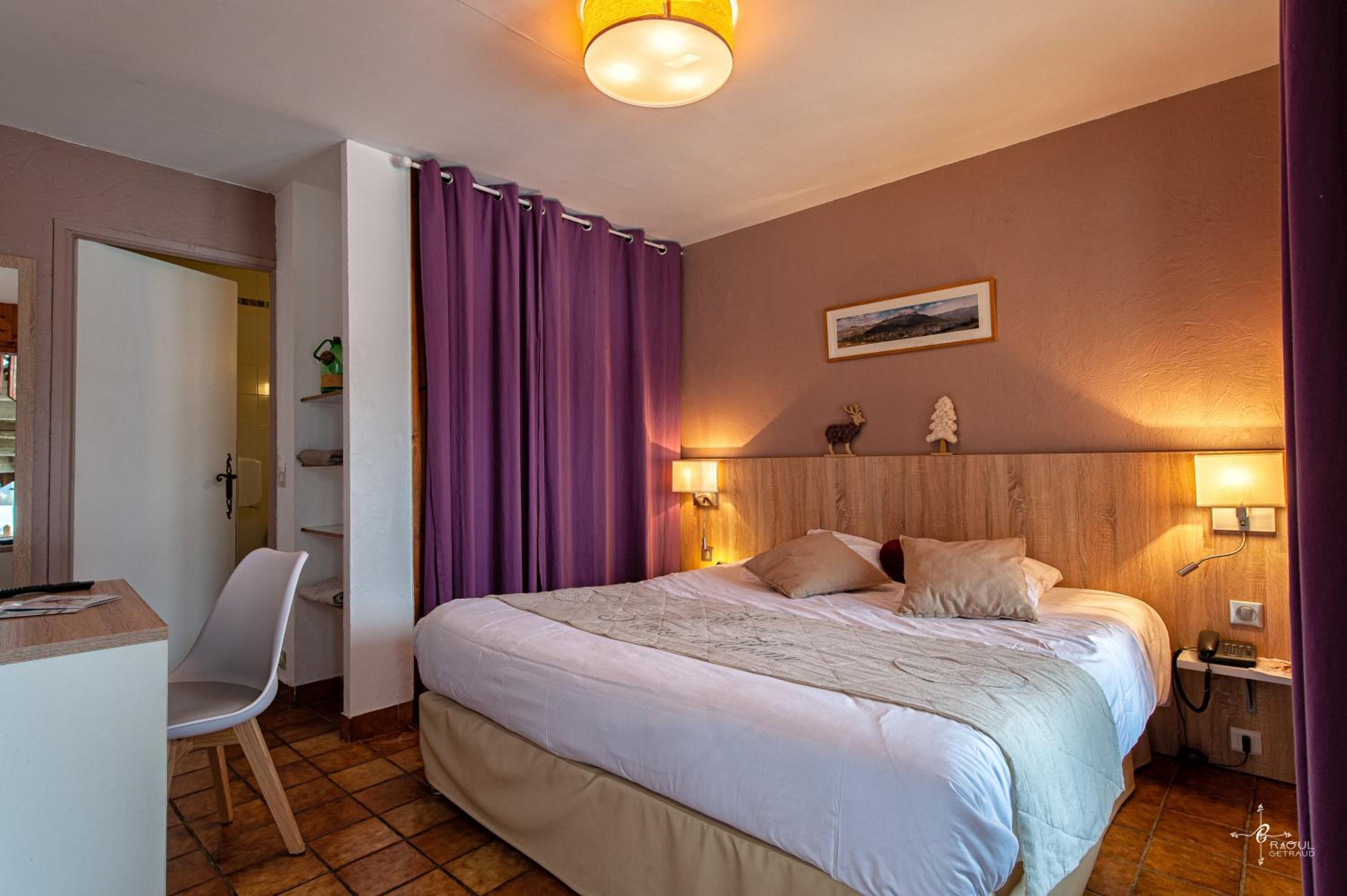 Double or Twin Room - Photo 7