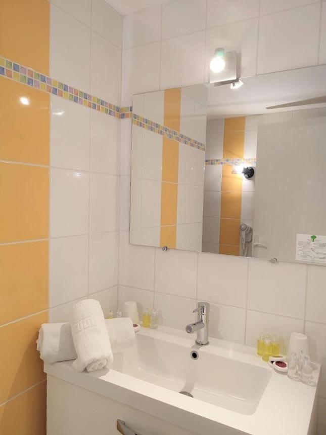 Quadruple Room - Photo 26