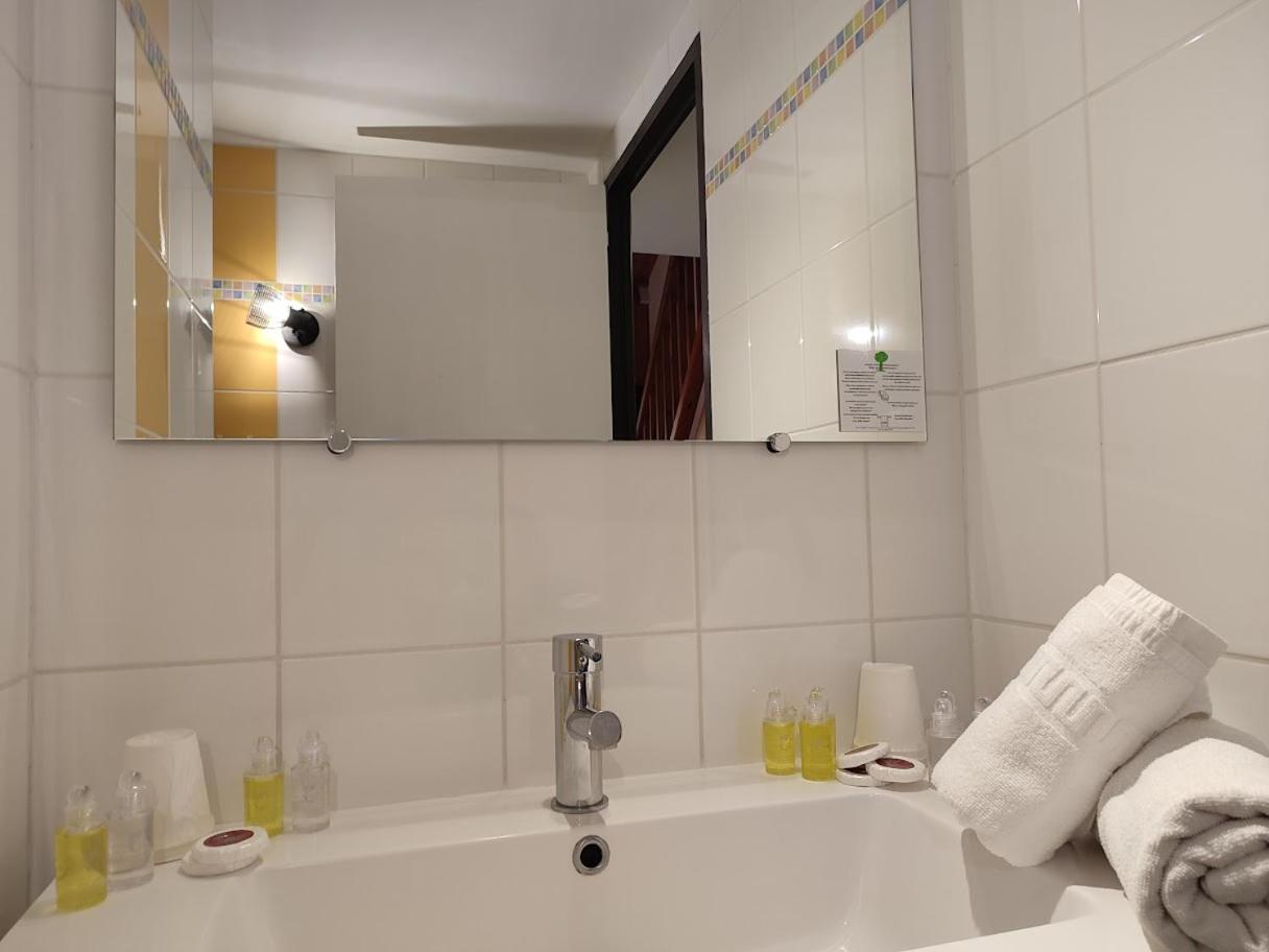 Quadruple Room - Photo 25