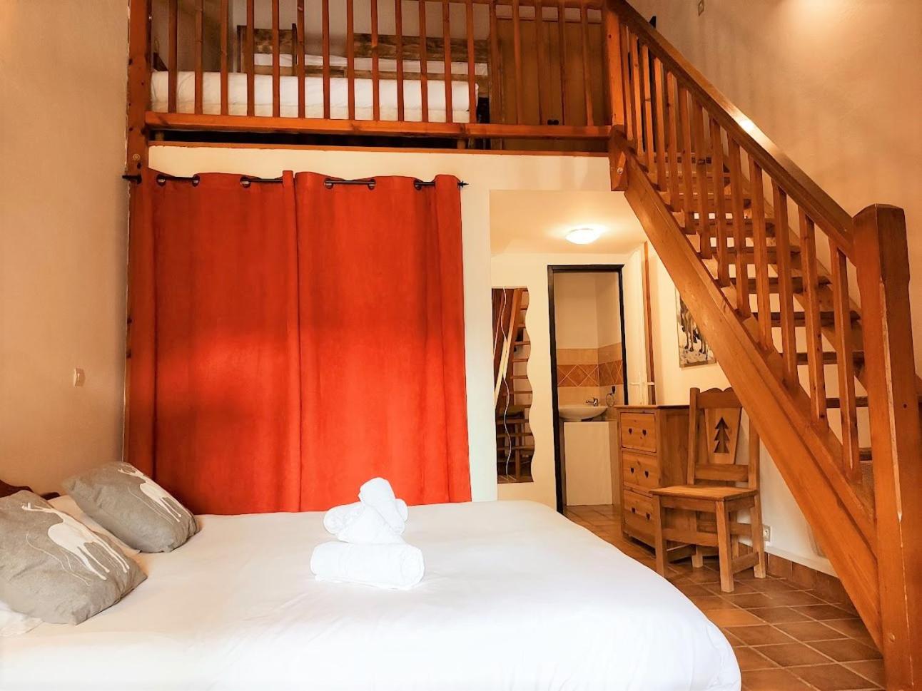 Quadruple Room - Photo 21