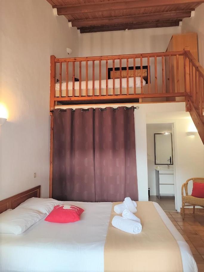 Quadruple Room - Photo 1