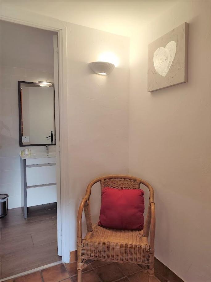 Quadruple Room - Photo 16