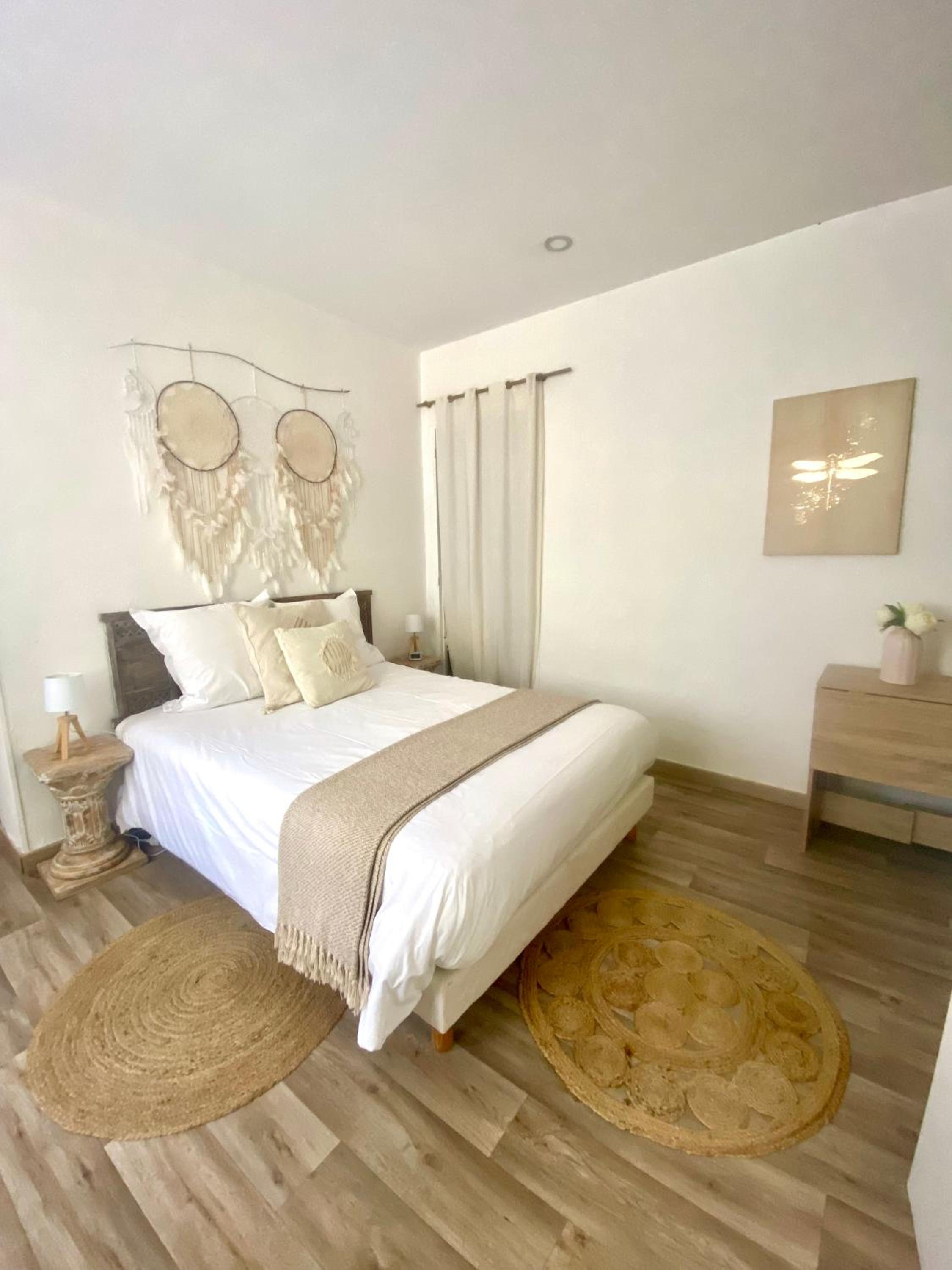 Standard Double Room - Photo 3