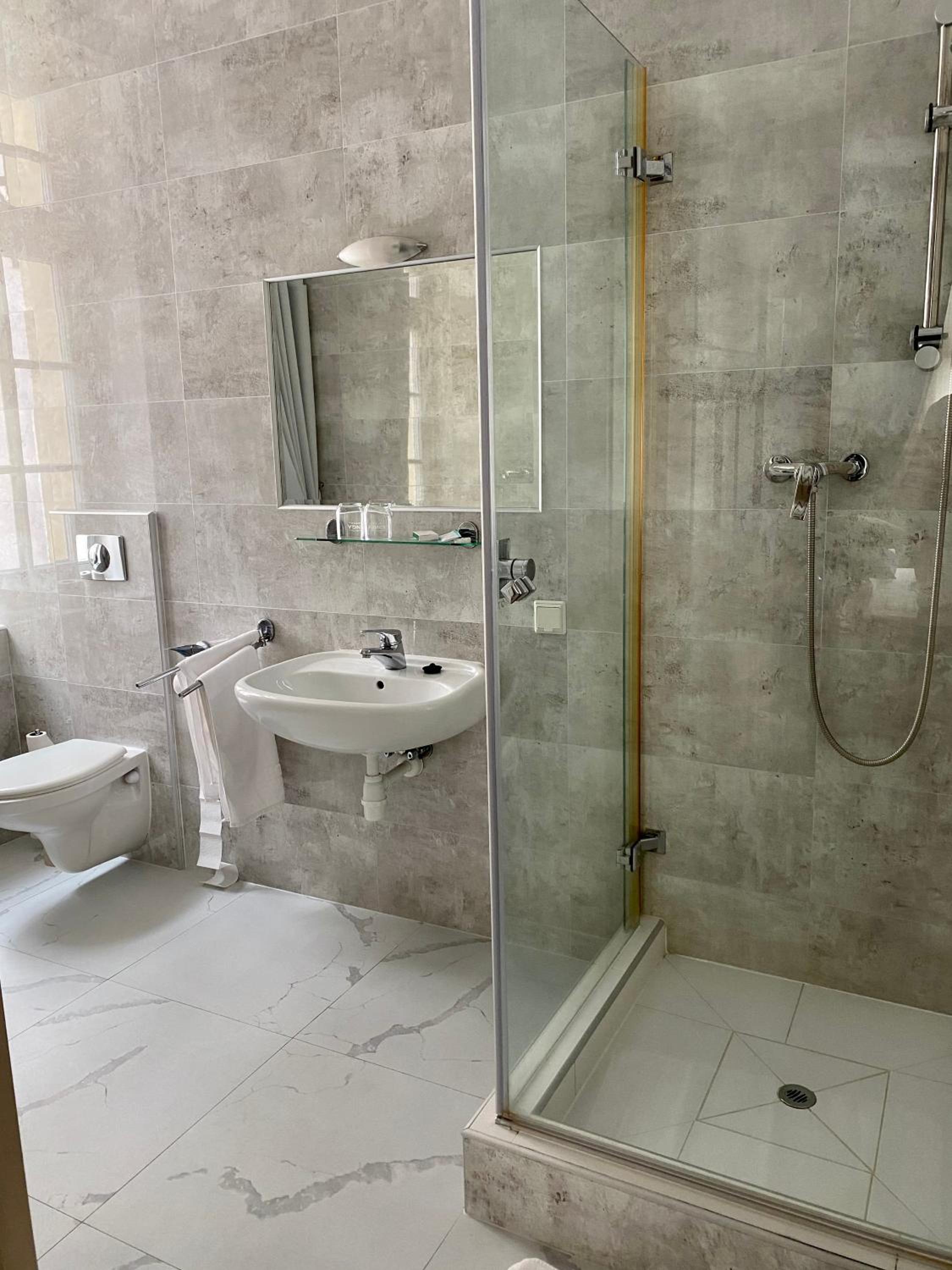 Twin/Double Room - Photo 2