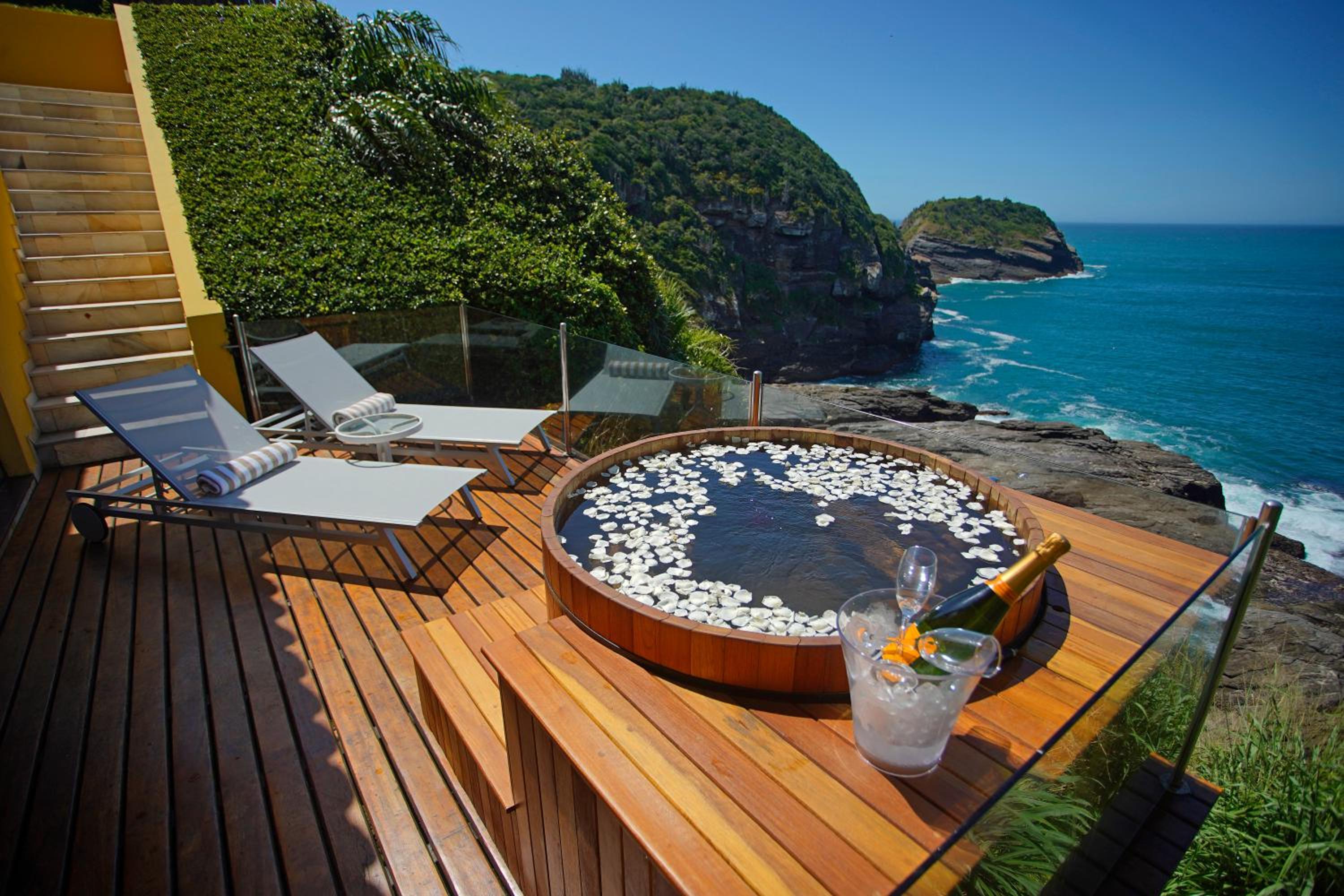 Superior Suite with Sea View photo 2