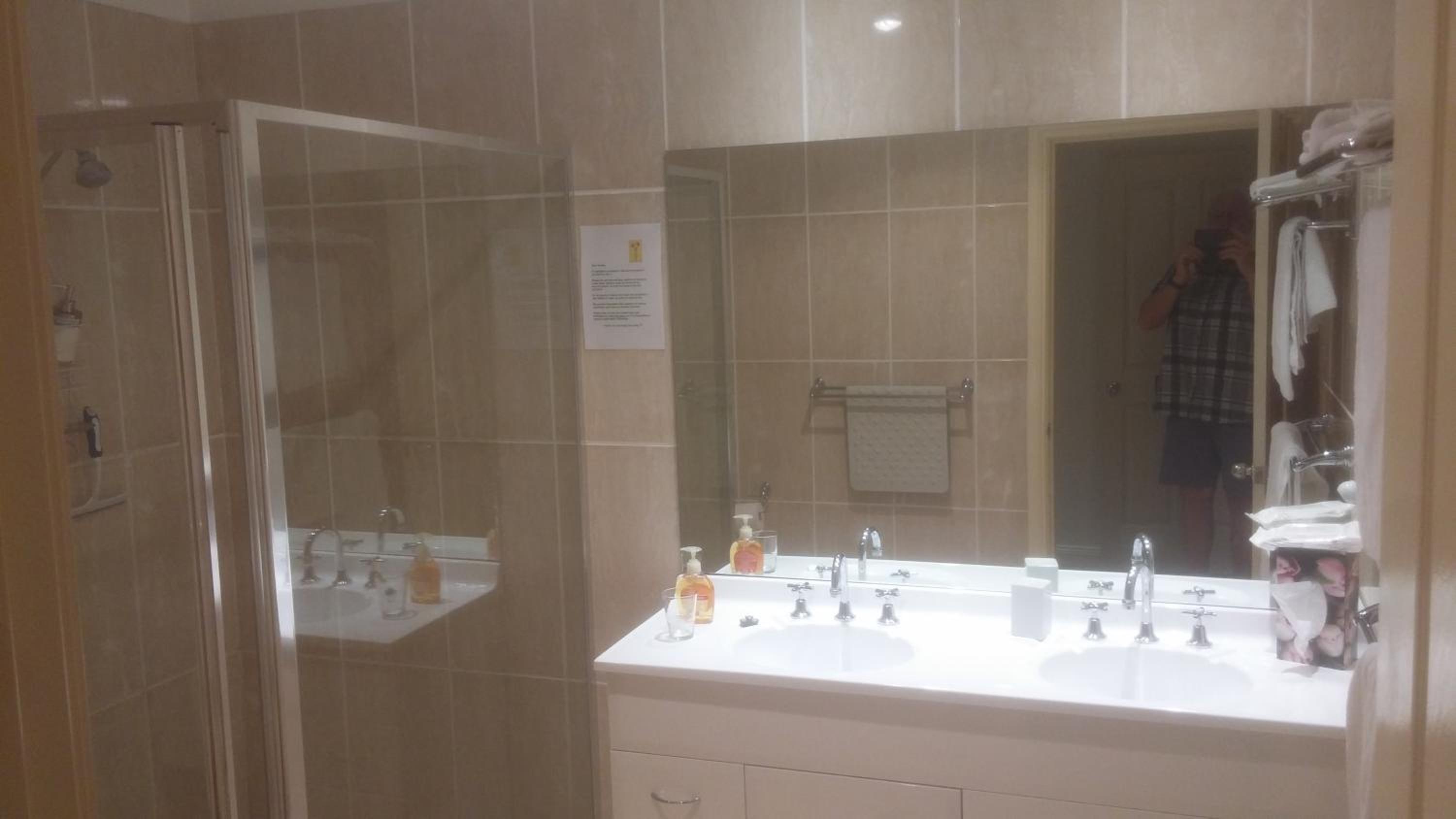 Japanese with En Suite photo 3