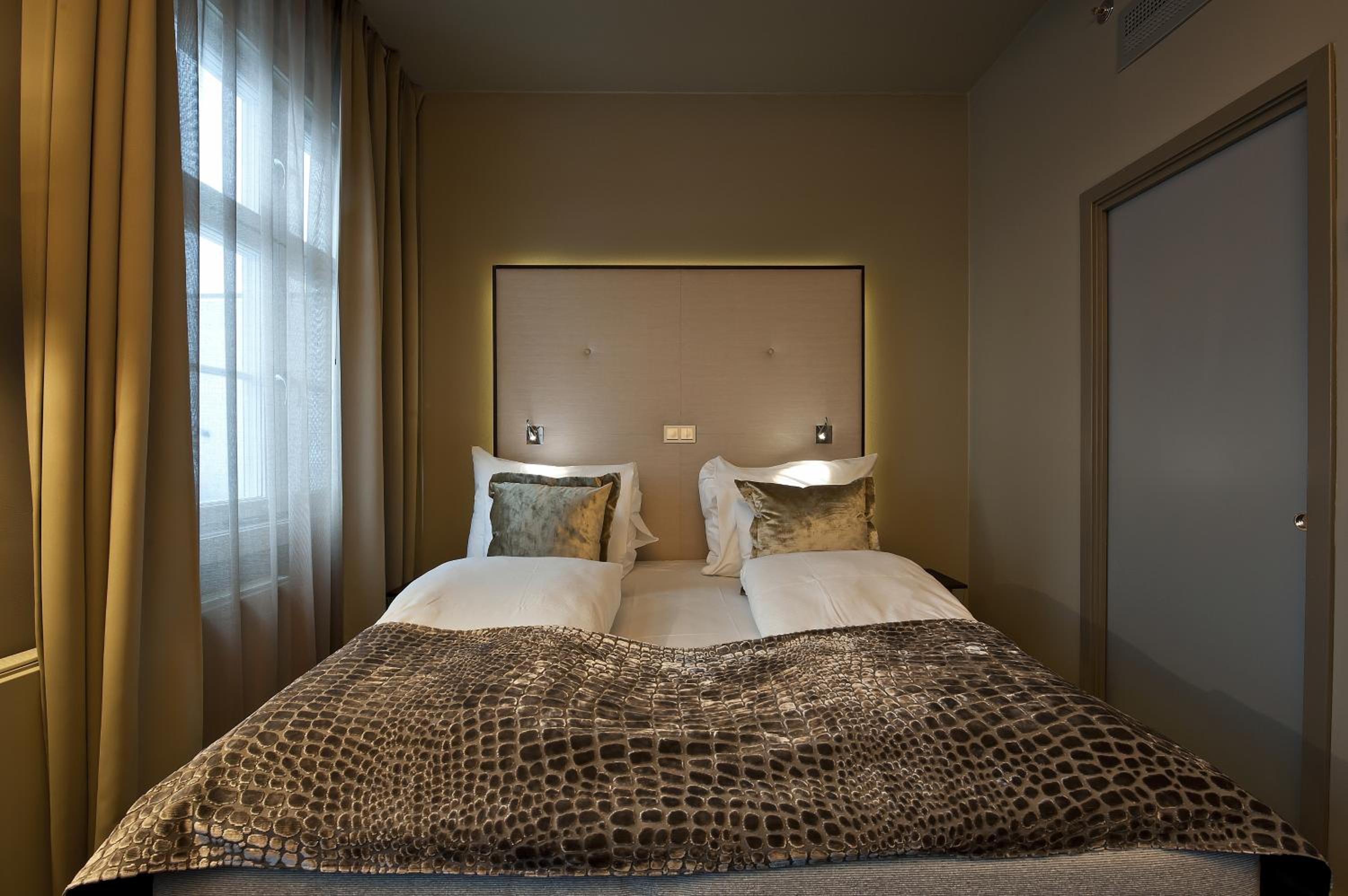 Deluxe Double Room - Photo 7