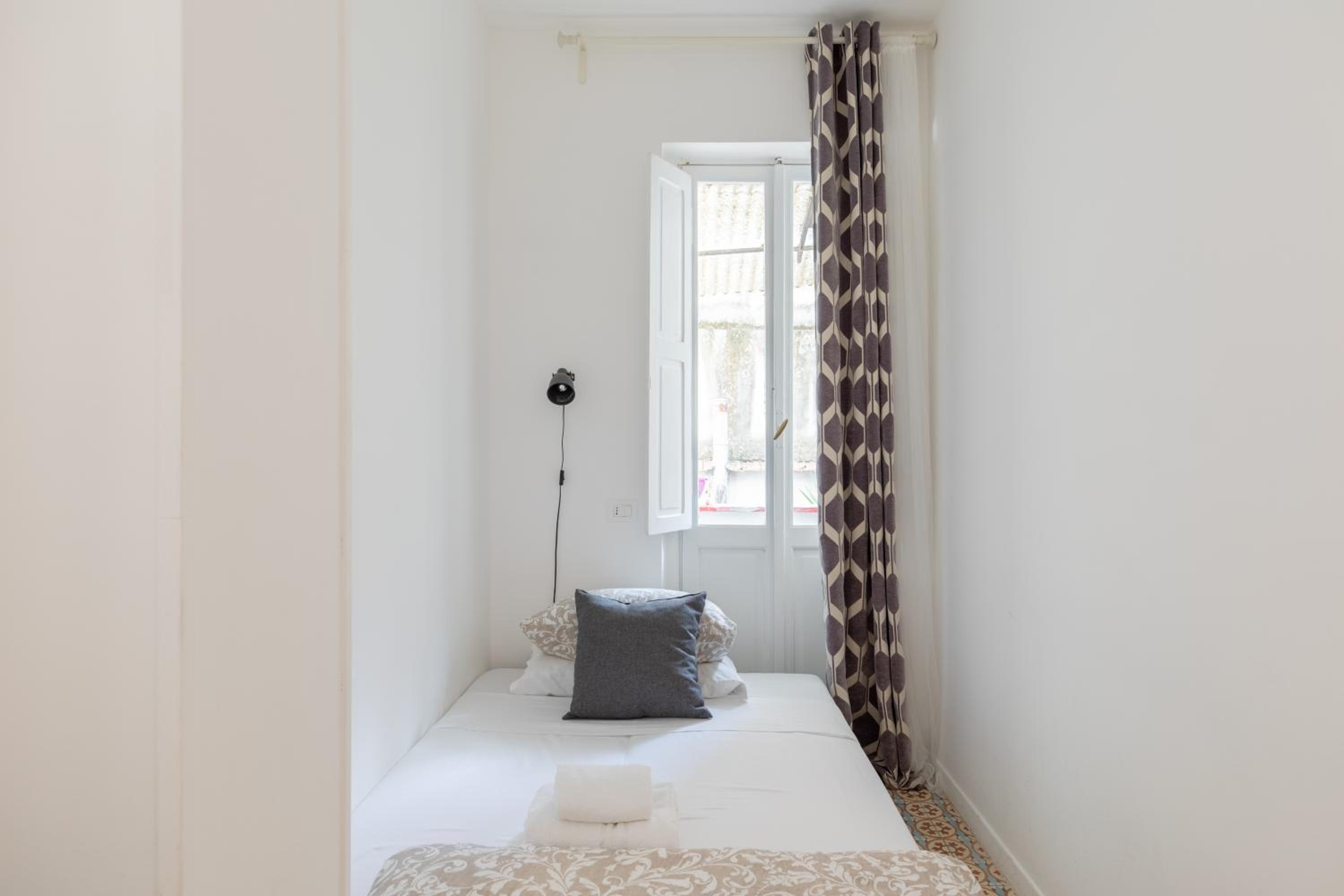 Single Room photo 3