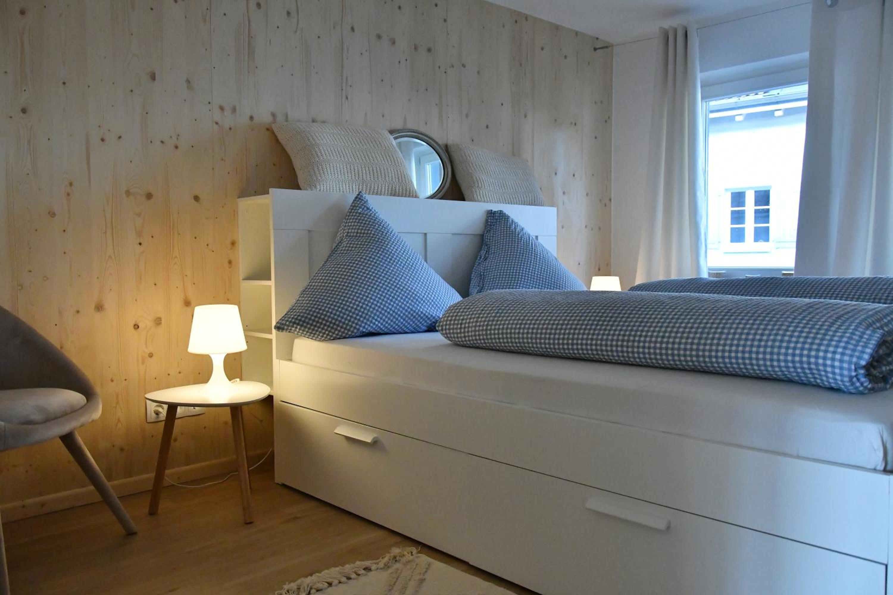 Two-Bedroom Apartment with Balcony - Photo 4