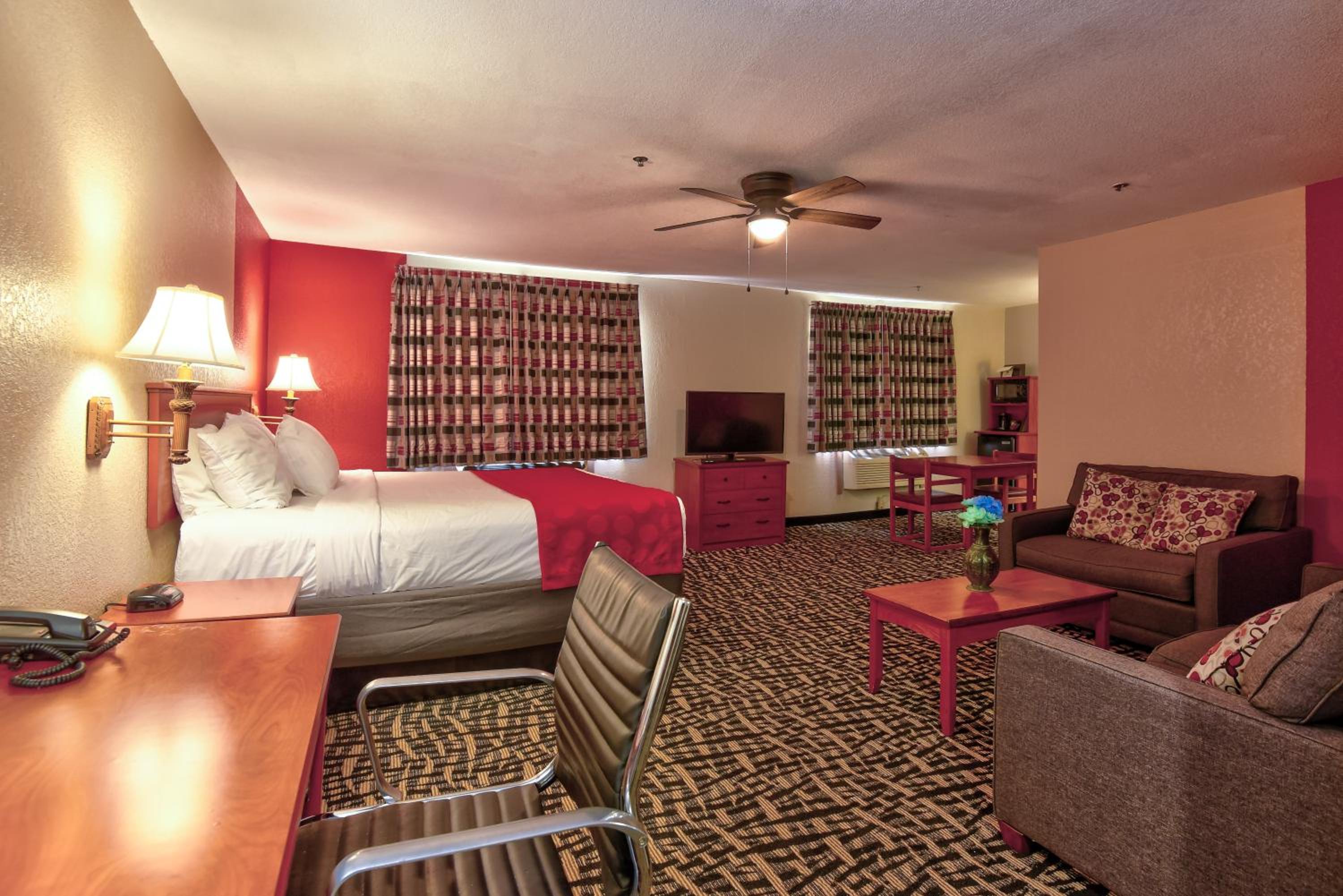 King Studio Suite - Non-Smoking - Photo 4