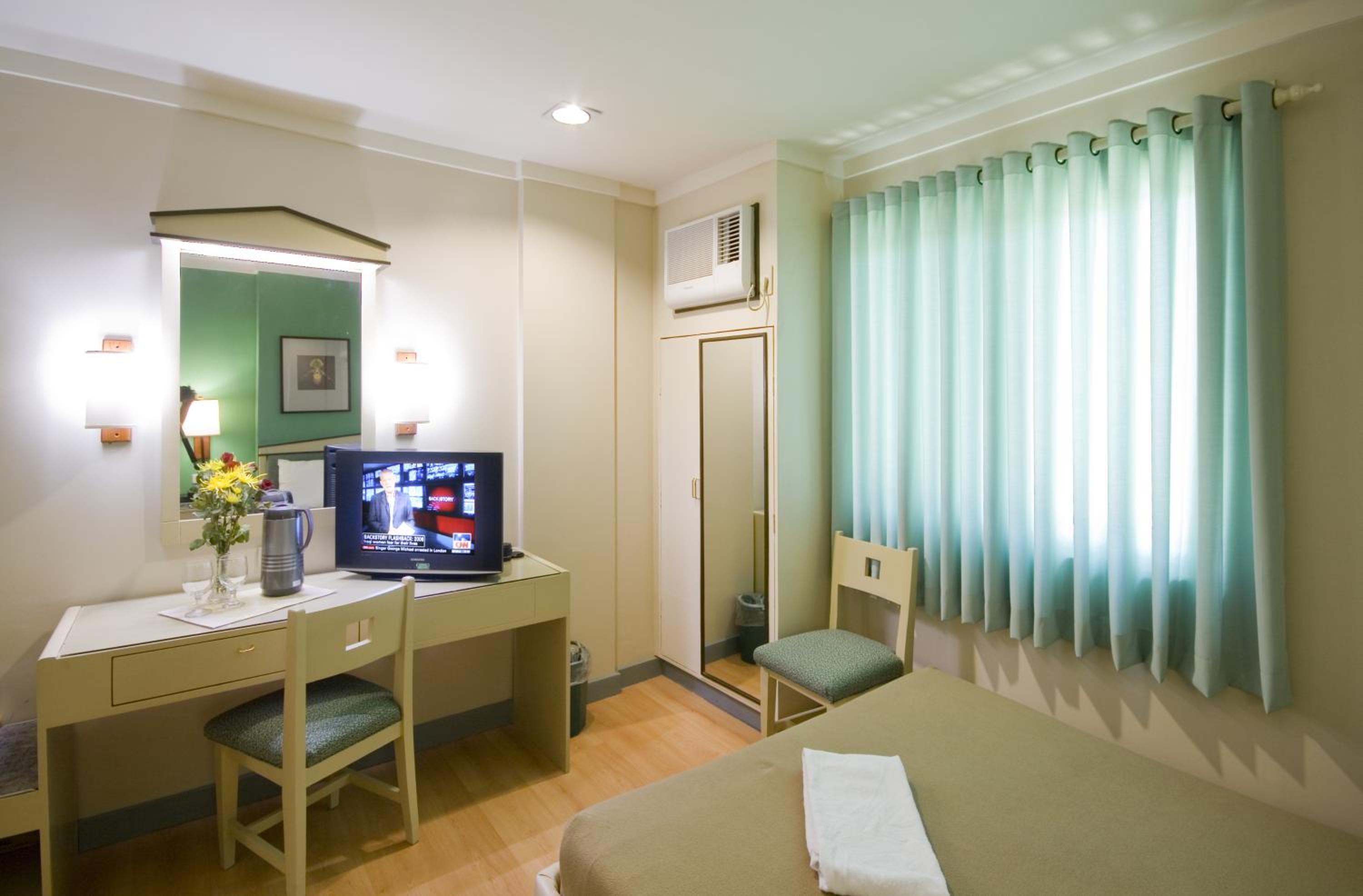 Superior Triple Room photo 2