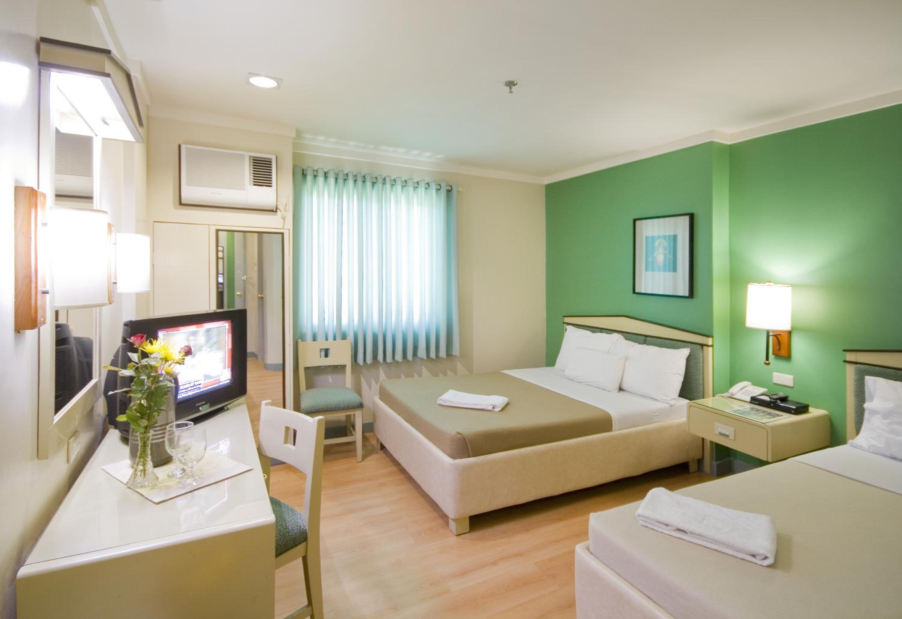 Superior Triple Room photo 3