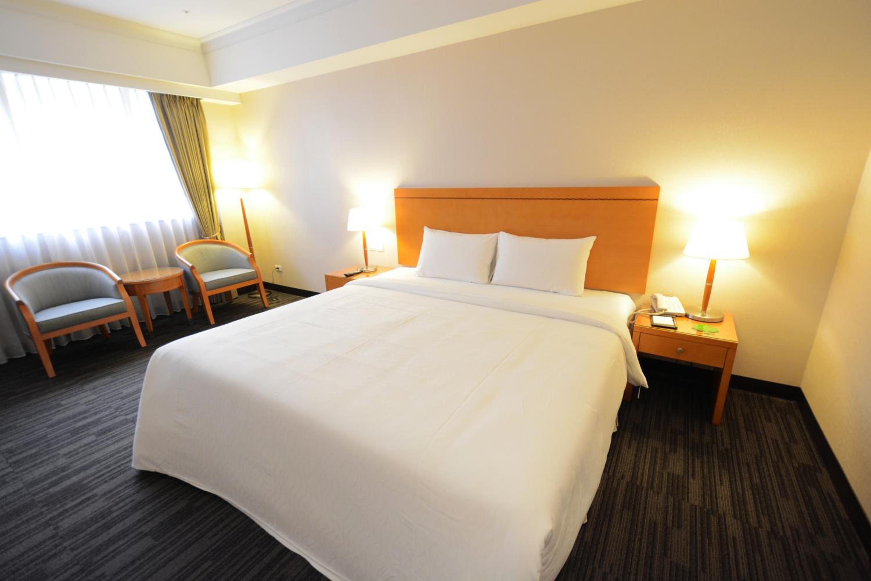 Standard Double Room - Photo 8