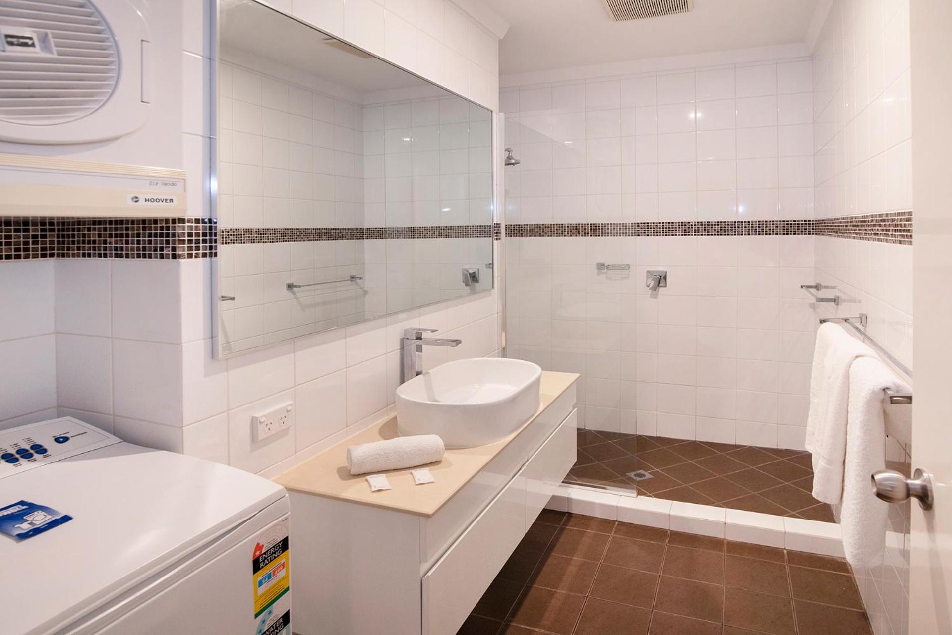 Three-Bedroom Villa with 3 Queen Beds photo 3