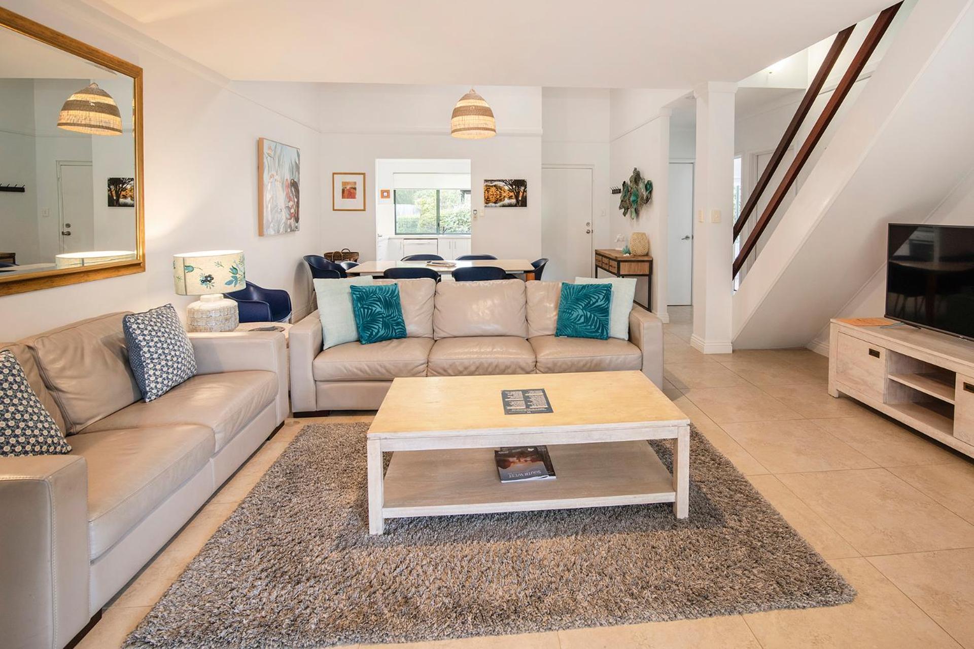 Deluxe Three-Bedroom Villa with River View photo 1