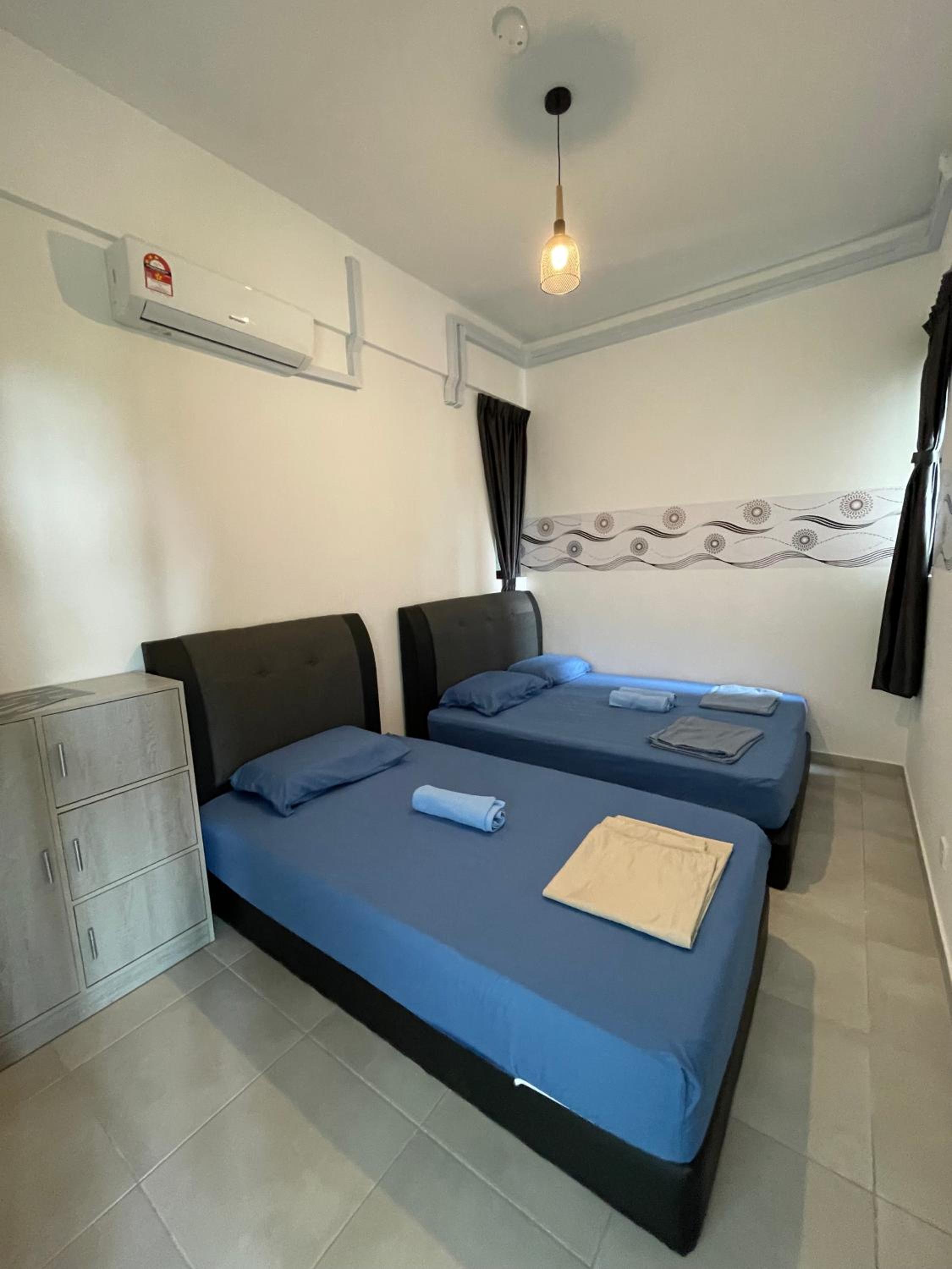 Apartment with Balcony photo 2