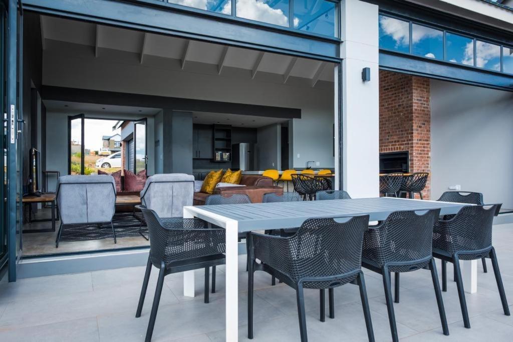 Four-Bedroom House - Photo 7